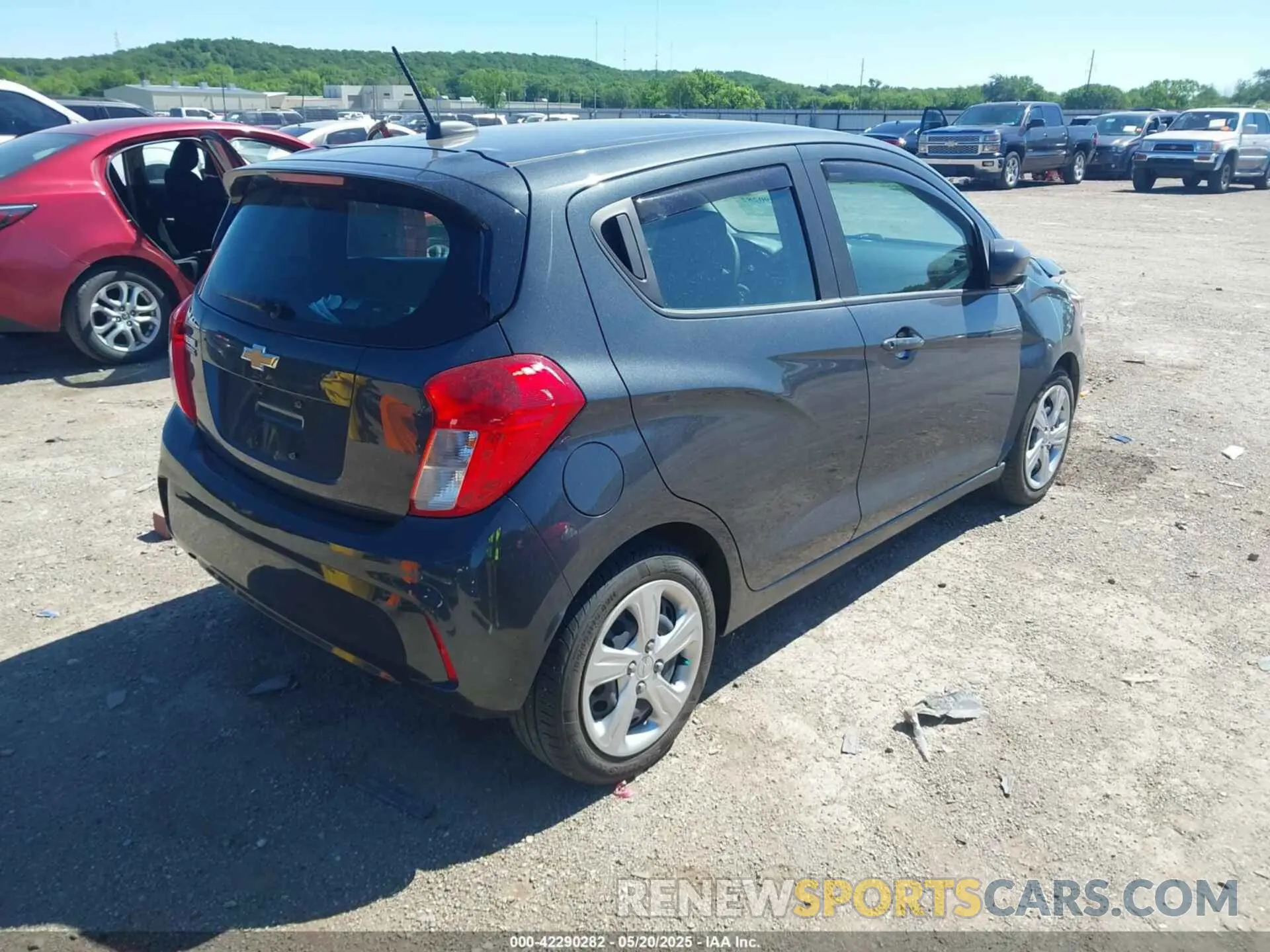 4 Photograph of a damaged car KL8CB6SA5LC403791 CHEVROLET SPARK 2020