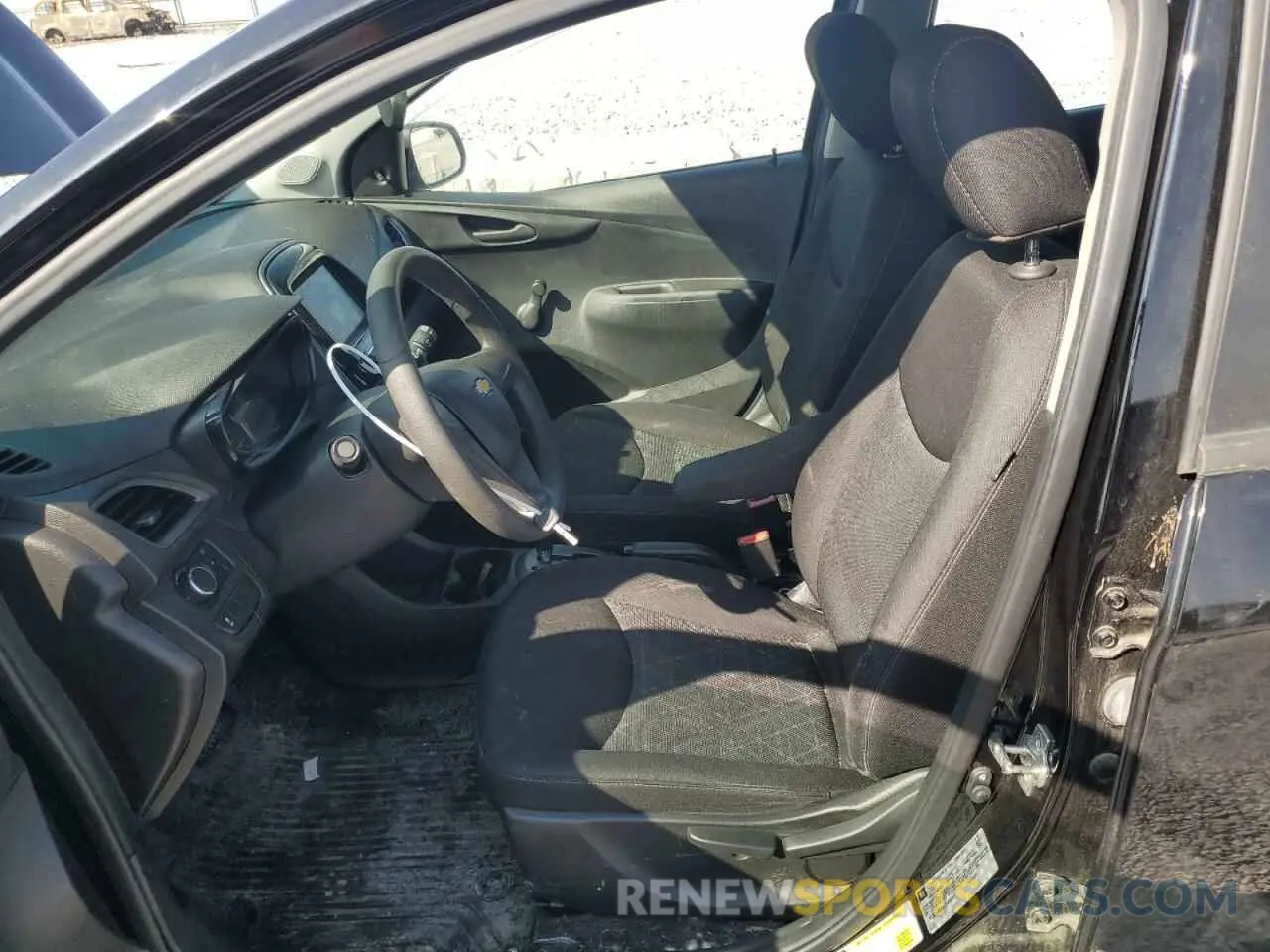 7 Photograph of a damaged car KL8CB6SA6LC400382 CHEVROLET SPARK 2020