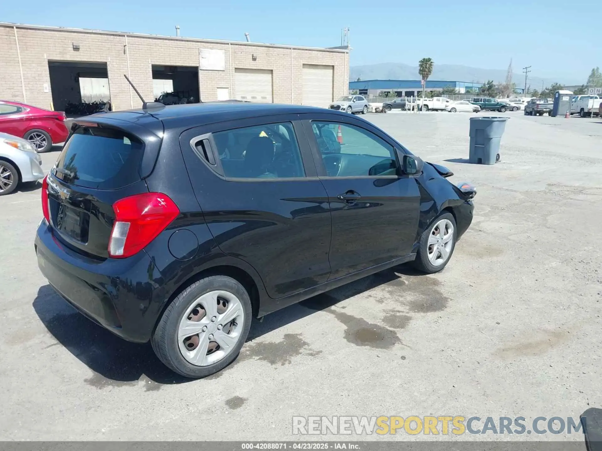 4 Photograph of a damaged car KL8CB6SA6LC428019 CHEVROLET SPARK 2020