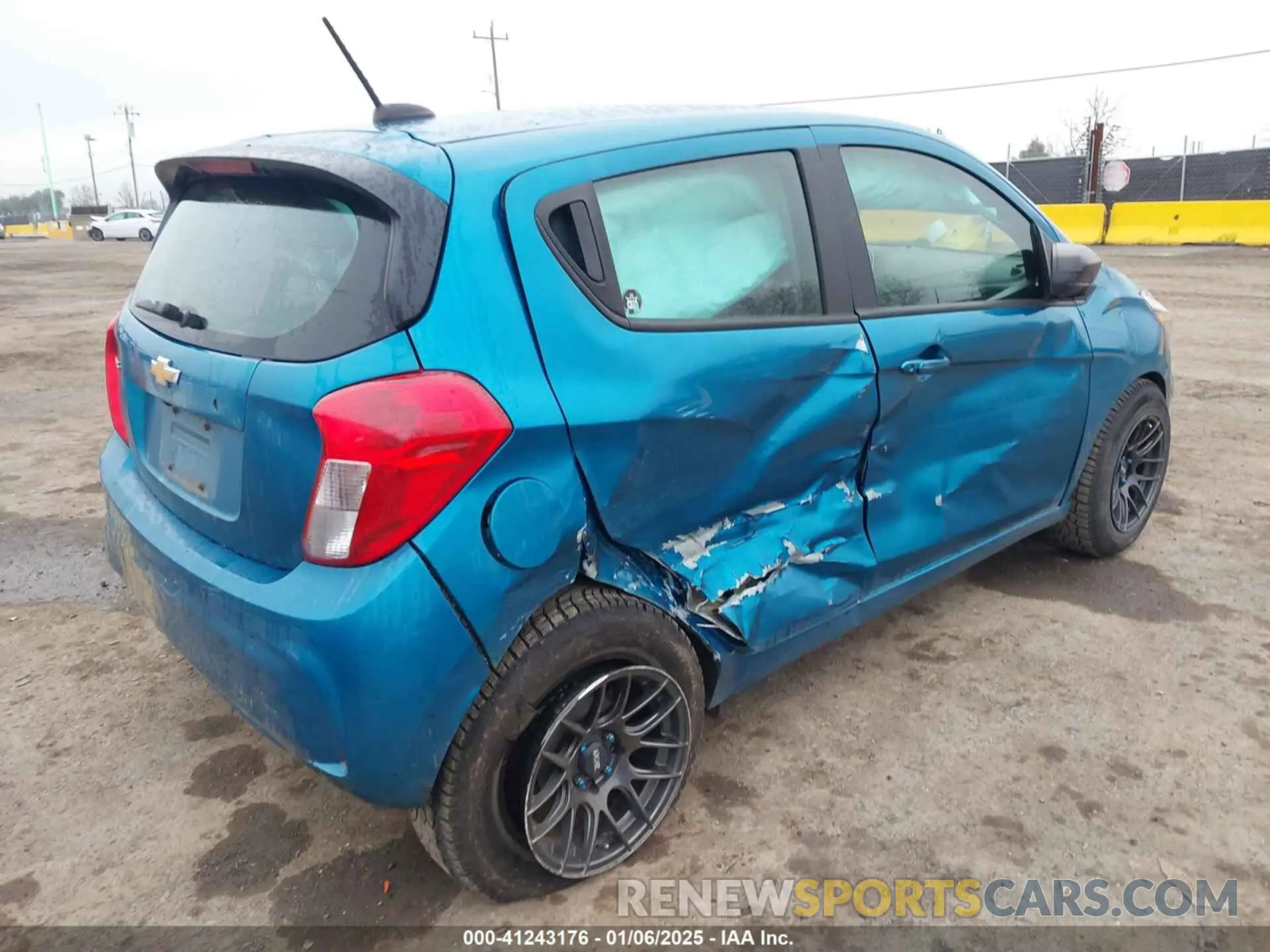 4 Photograph of a damaged car KL8CB6SA7LC456802 CHEVROLET SPARK 2020