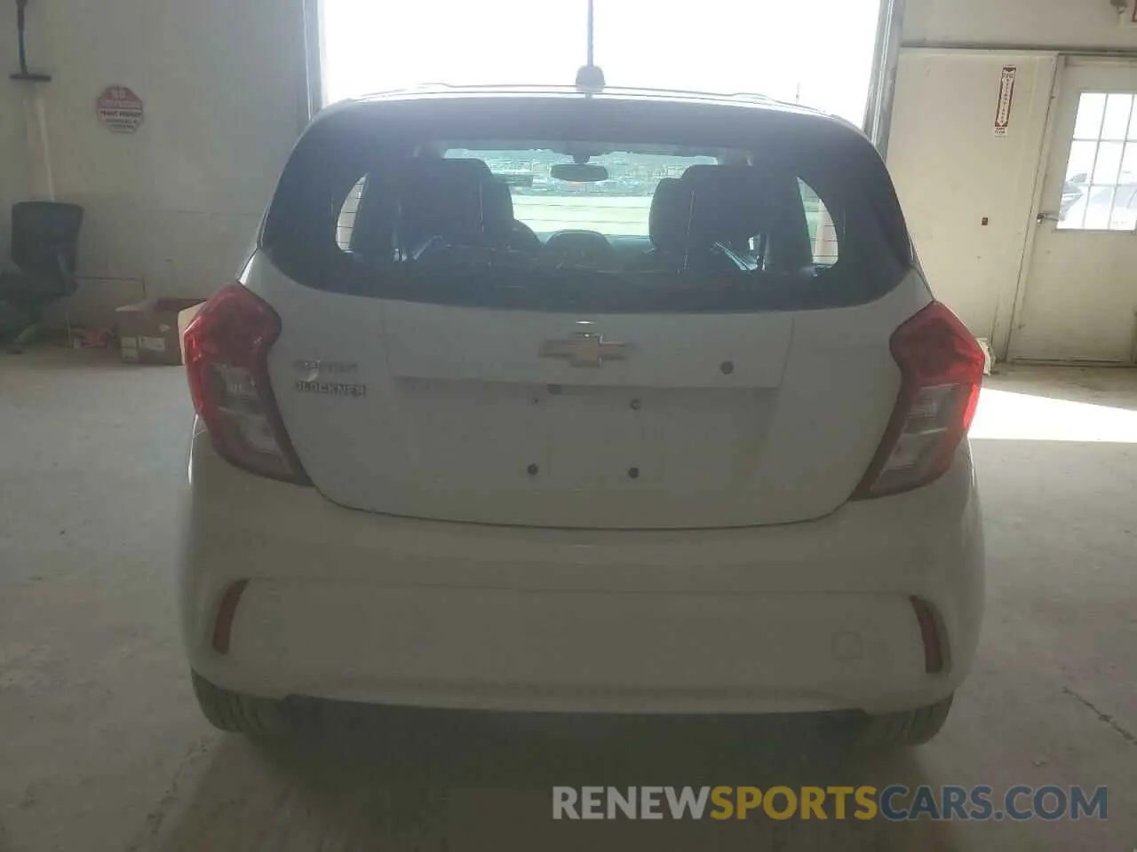 6 Photograph of a damaged car KL8CB6SA9LC464268 CHEVROLET SPARK 2020
