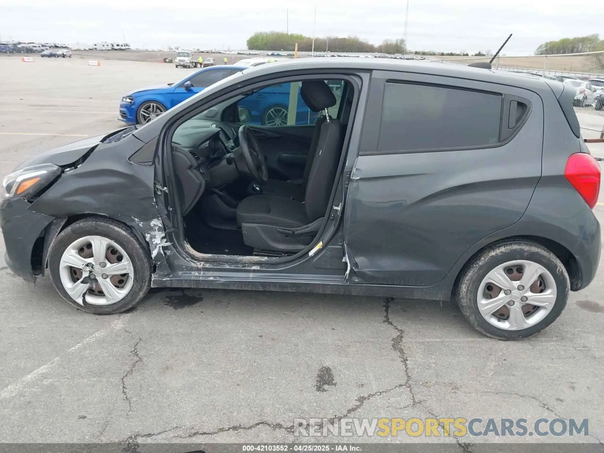 14 Фотография поврежденного автомобиля KL8CB6SA9LC473908 CHEVROLET SPARK 2020