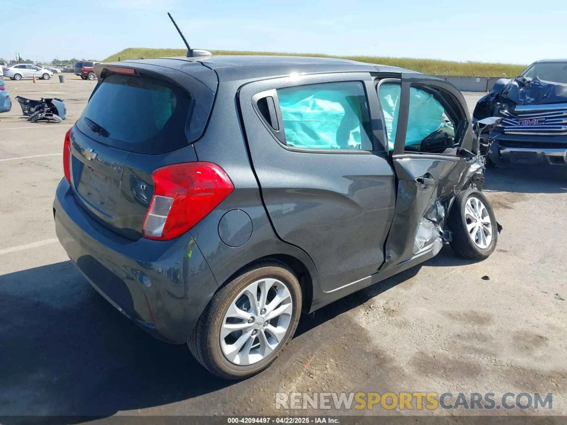 4 Photograph of a damaged car KL8CD6SA0LC447479 CHEVROLET SPARK 2020