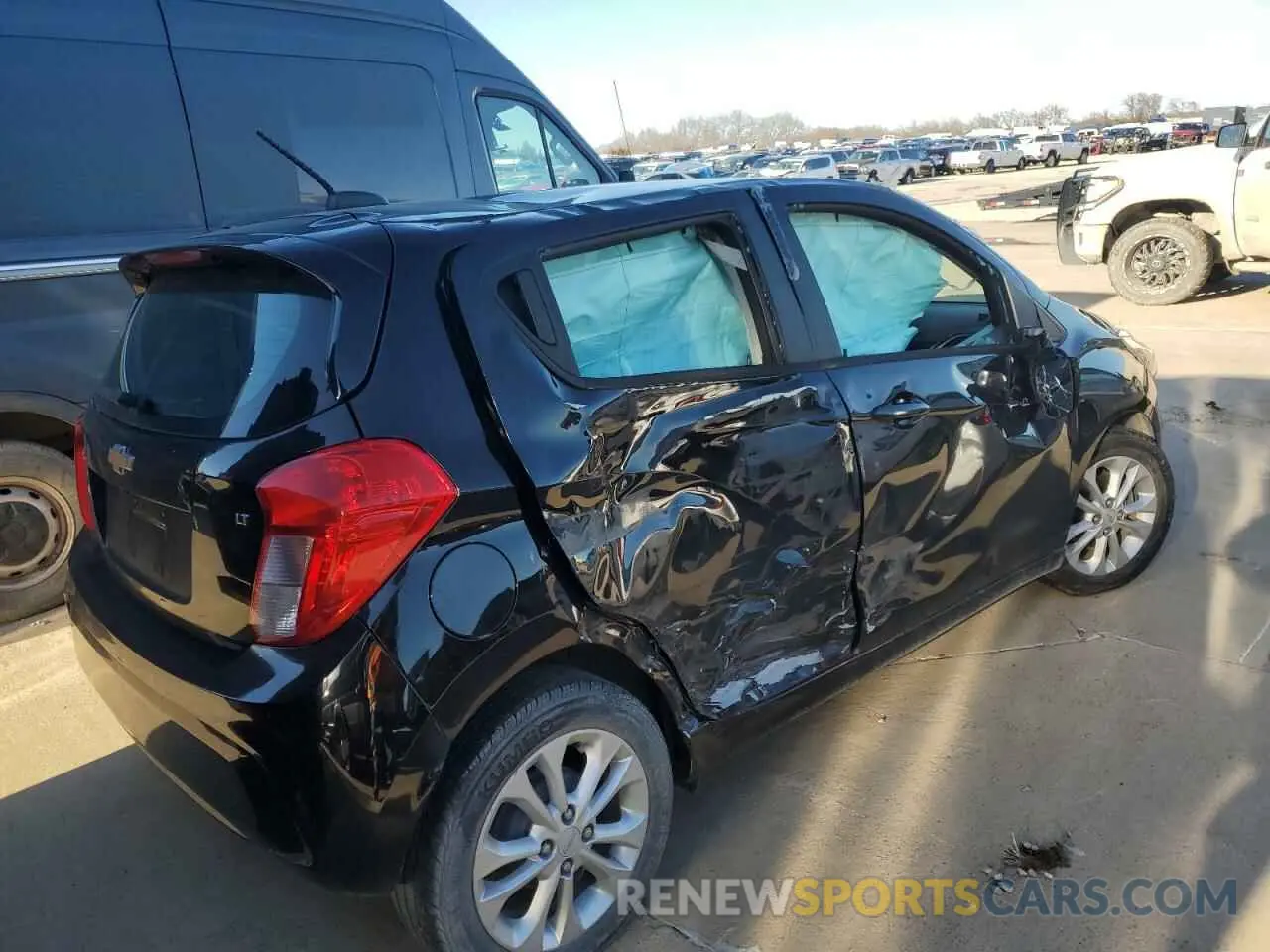 3 Photograph of a damaged car KL8CD6SA1LC444011 CHEVROLET SPARK 2020
