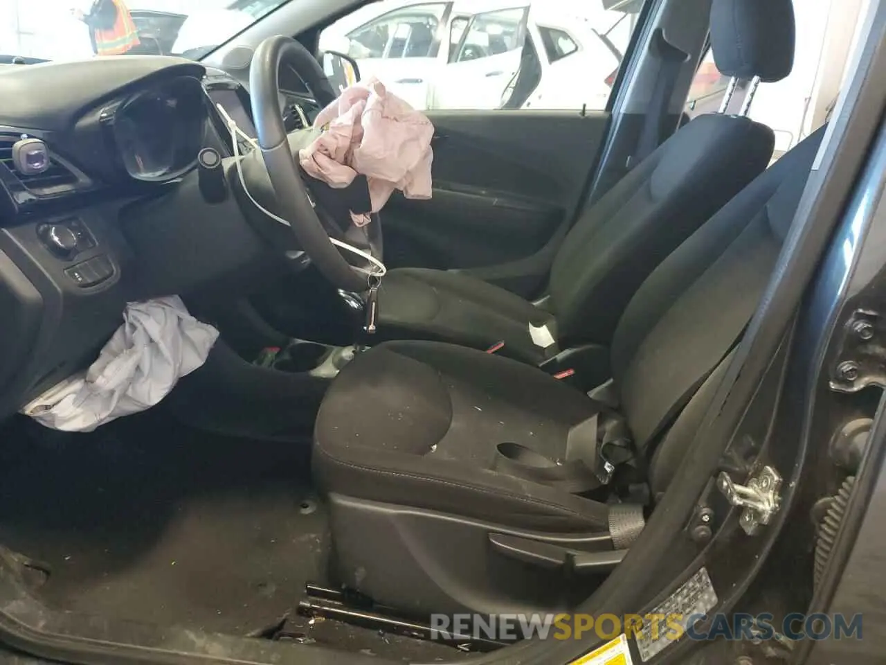 7 Photograph of a damaged car KL8CD6SA2LC405153 CHEVROLET SPARK 2020