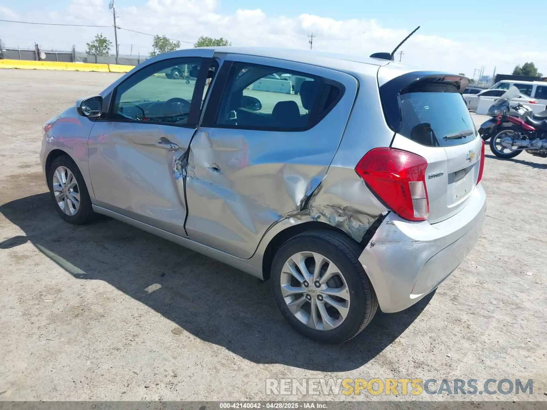 3 Фотография поврежденного автомобиля KL8CD6SA2LC432031 CHEVROLET SPARK 2020