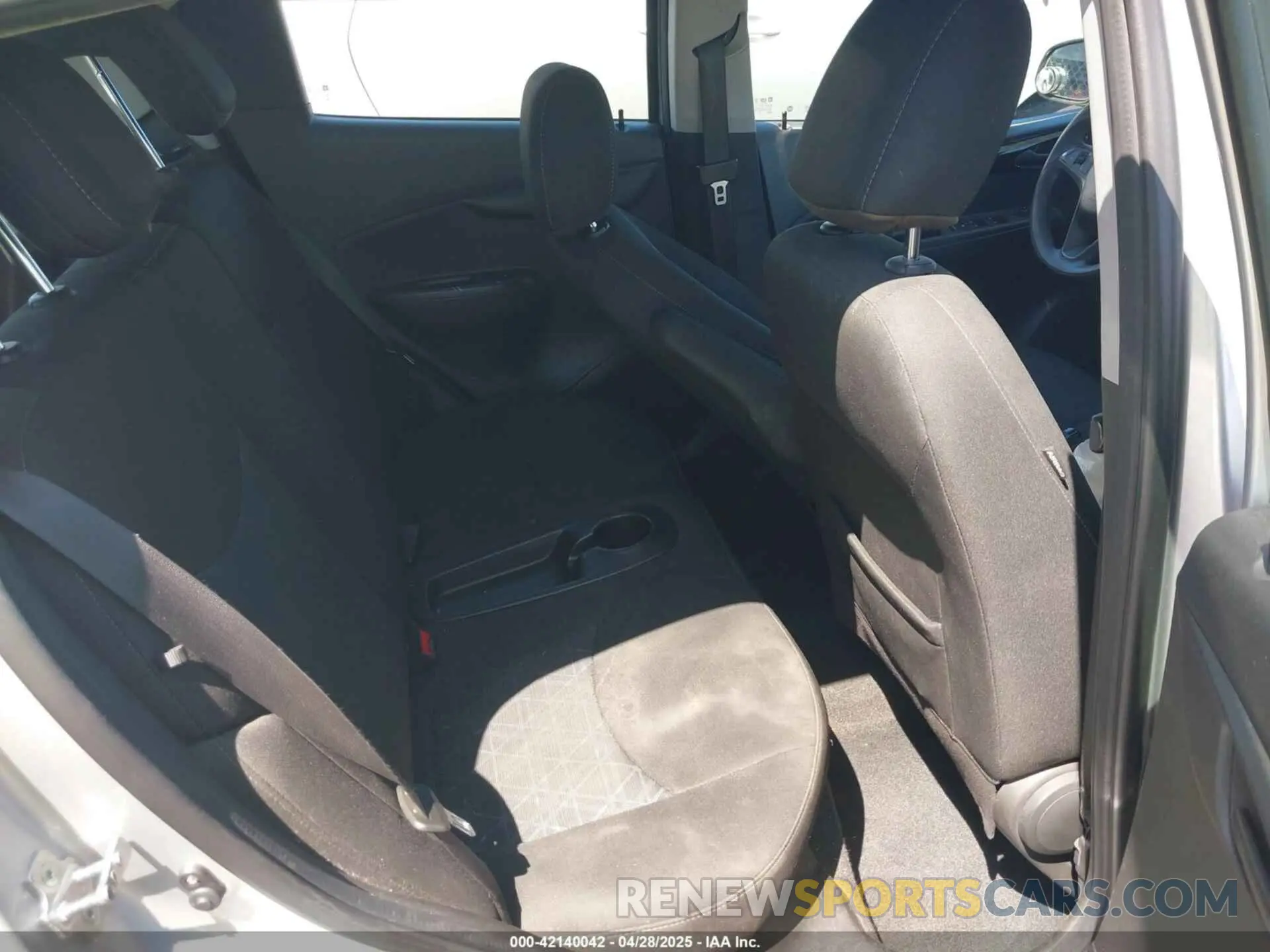 8 Фотография поврежденного автомобиля KL8CD6SA2LC432031 CHEVROLET SPARK 2020