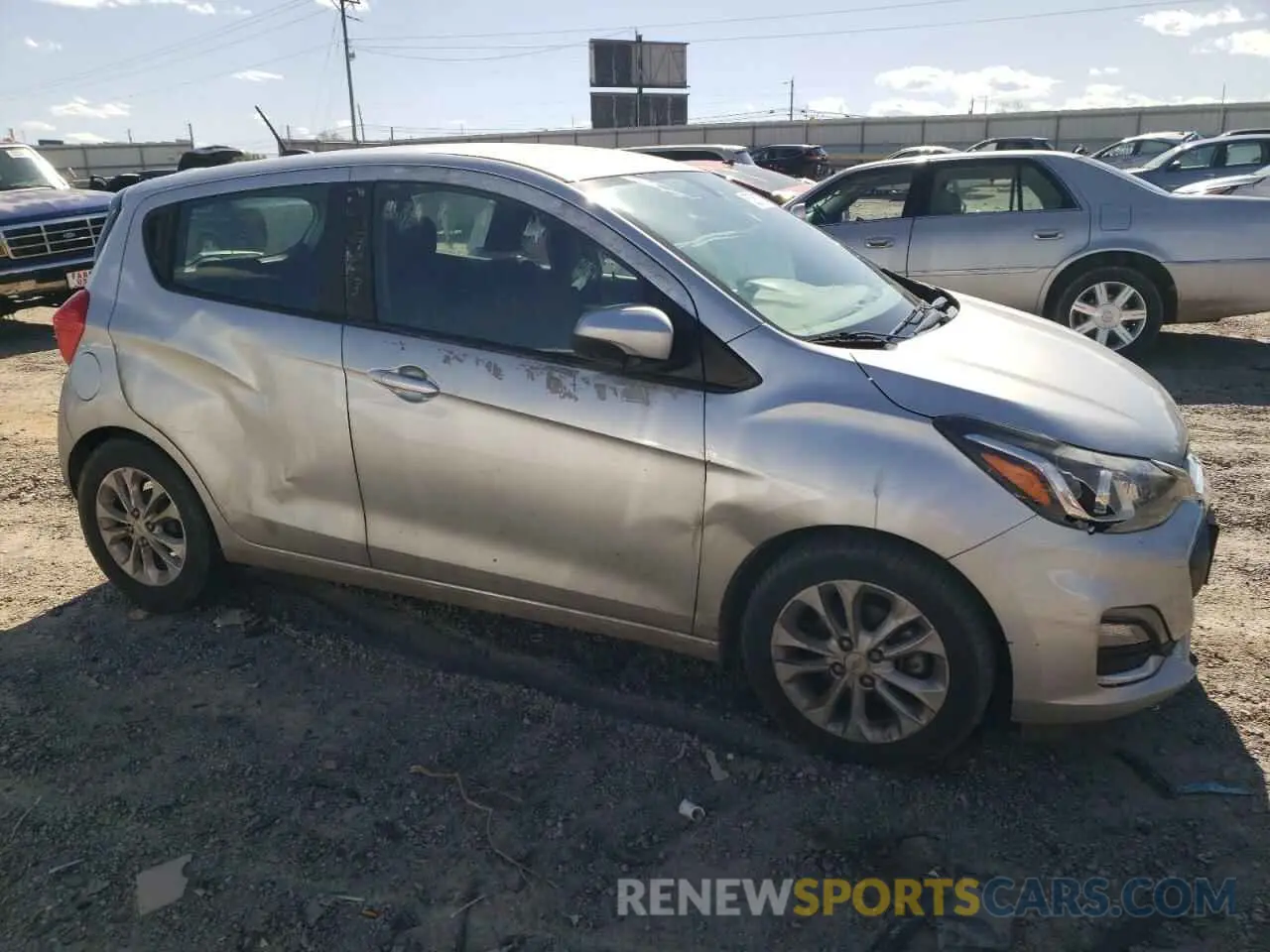 4 Photograph of a damaged car KL8CD6SA2LC448116 CHEVROLET SPARK 2020