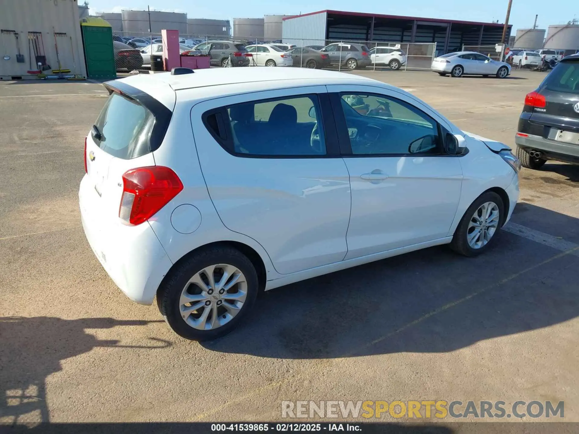 4 Photograph of a damaged car KL8CD6SA4LC428546 CHEVROLET SPARK 2020