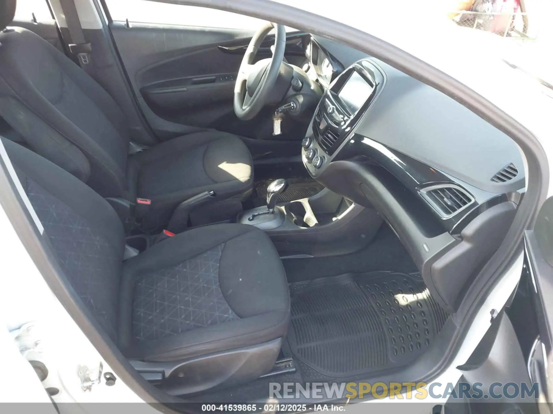 5 Photograph of a damaged car KL8CD6SA4LC428546 CHEVROLET SPARK 2020