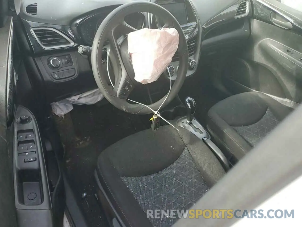 8 Photograph of a damaged car KL8CD6SA5LC475830 CHEVROLET SPARK 2020