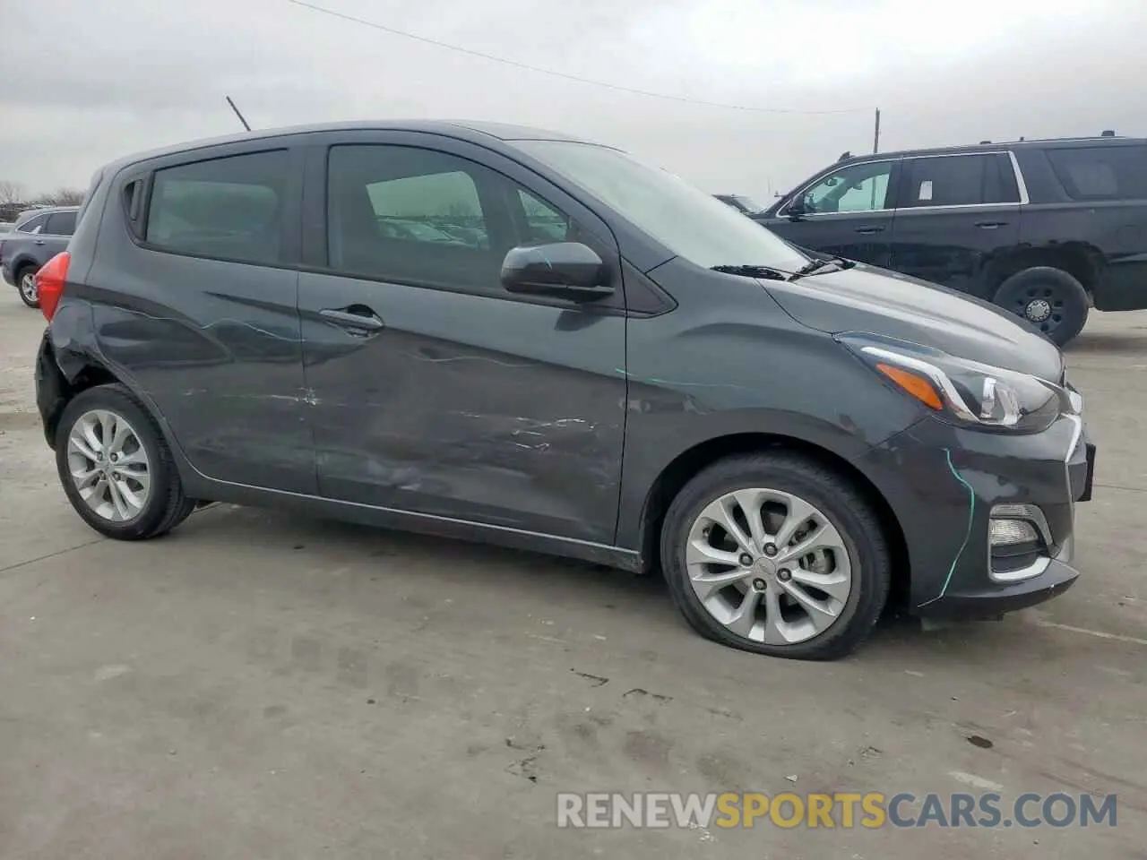 4 Photograph of a damaged car KL8CD6SA7LC420117 CHEVROLET SPARK 2020