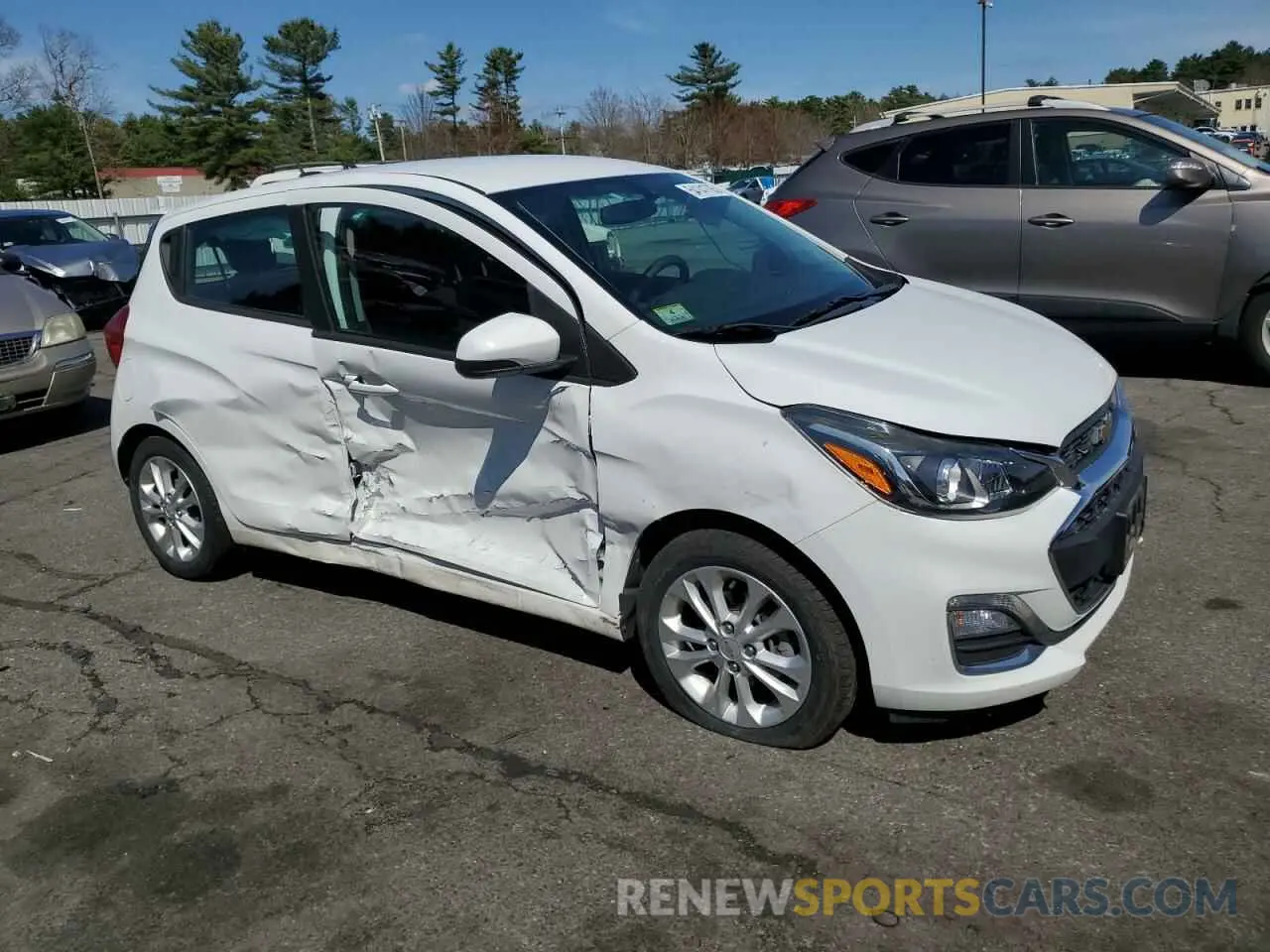 4 Photograph of a damaged car KL8CD6SA8LC465728 CHEVROLET SPARK 2020