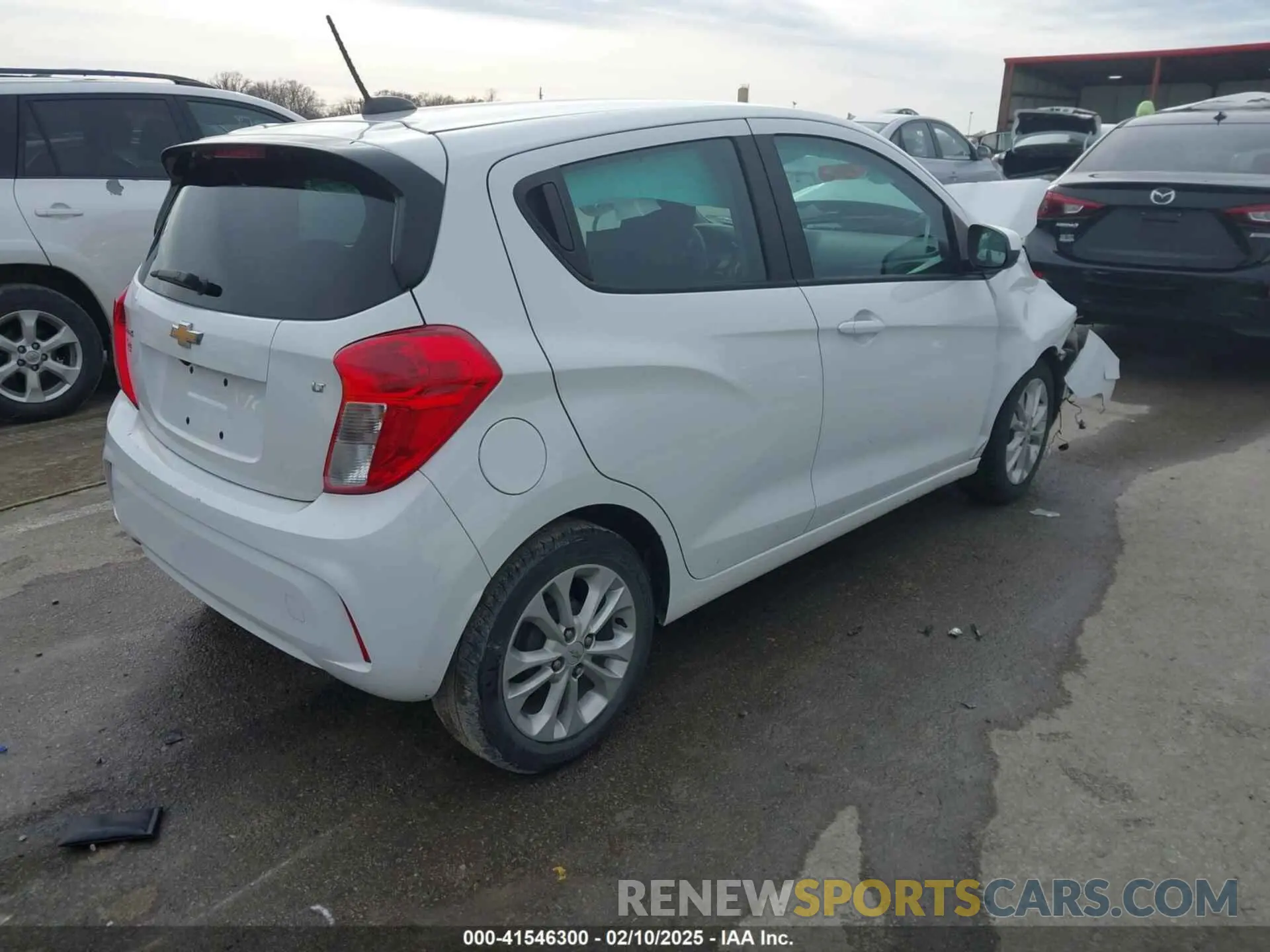 4 Photograph of a damaged car KL8CD6SA8LC473263 CHEVROLET SPARK 2020