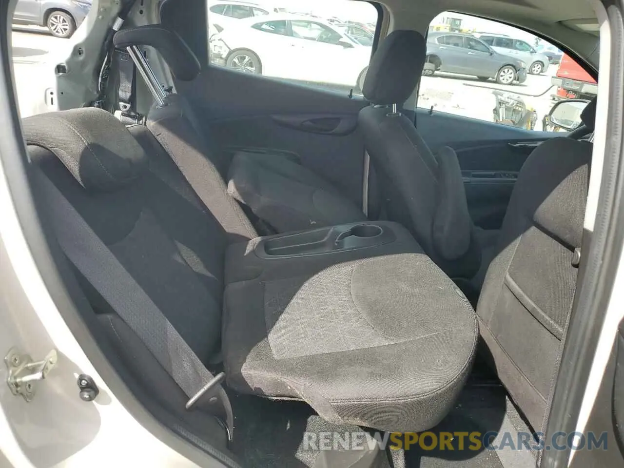 10 Фотография поврежденного автомобиля KL8CD6SA9LC443057 CHEVROLET SPARK 2020