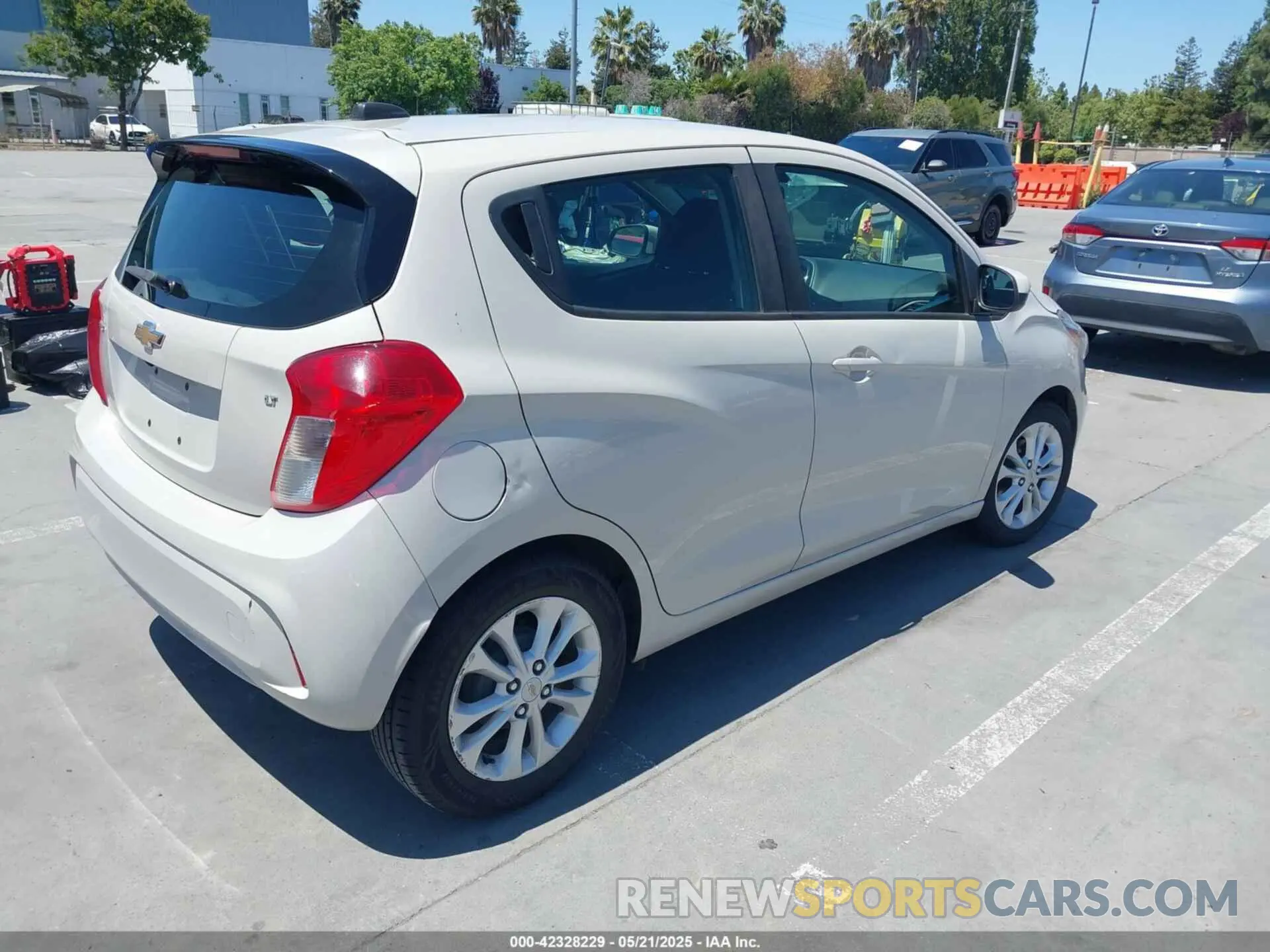 4 Photograph of a damaged car KL8CD6SAXLC430608 CHEVROLET SPARK 2020