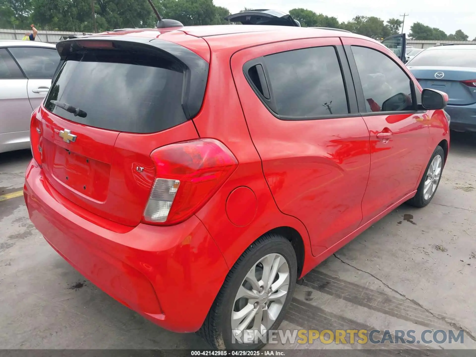 4 Photograph of a damaged car KL8CD6SAXLC442614 CHEVROLET SPARK 2020