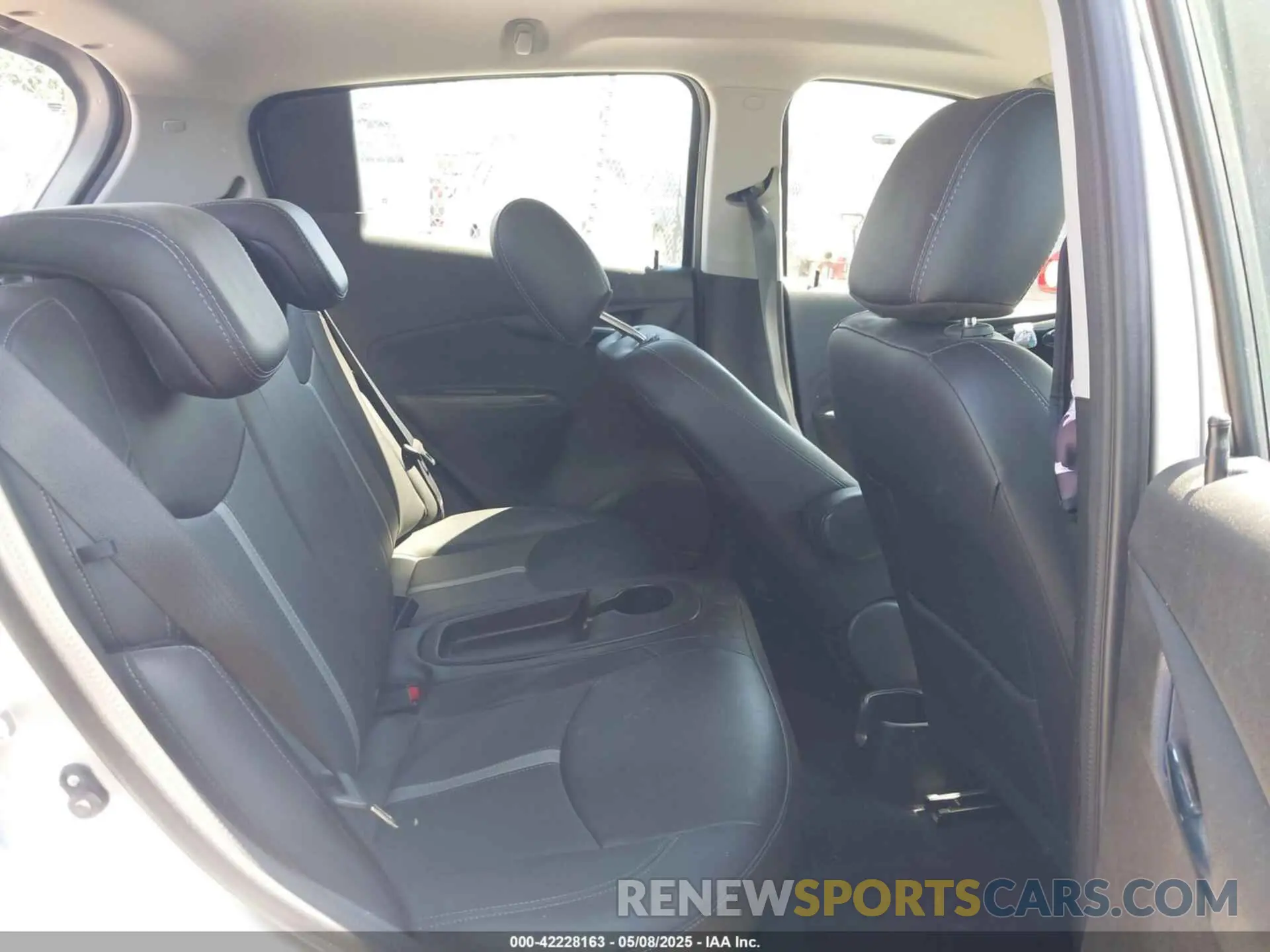8 Photograph of a damaged car KL8CF6SA3LC449107 CHEVROLET SPARK 2020