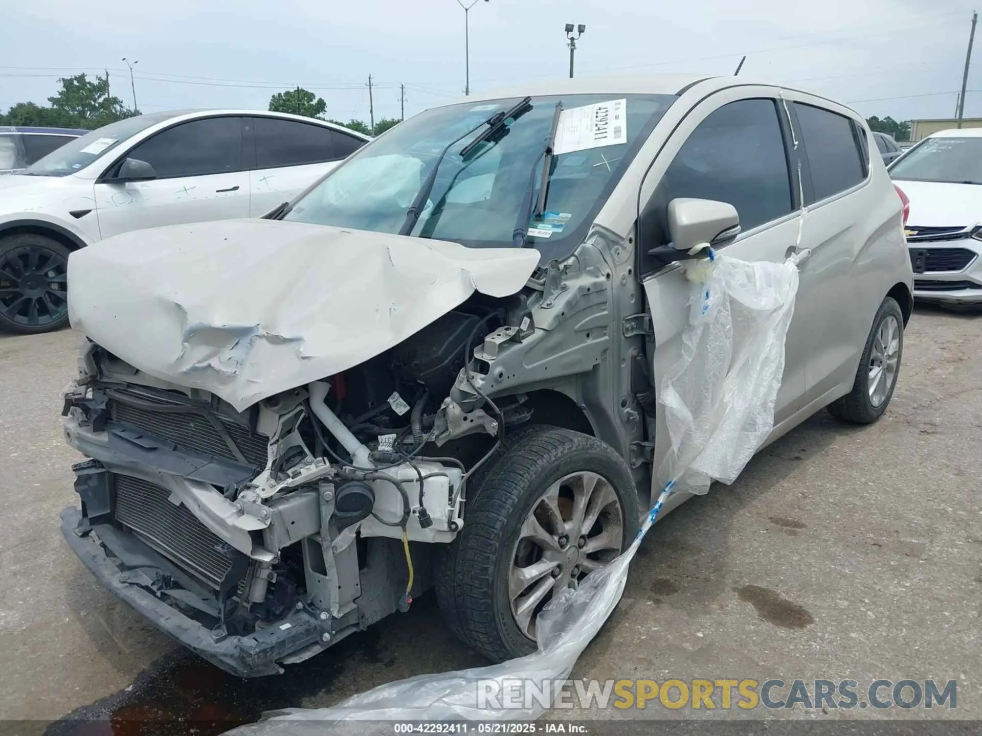 2 Photograph of a damaged car KL8CM6DA2LC473899 CHEVROLET SPARK 2020
