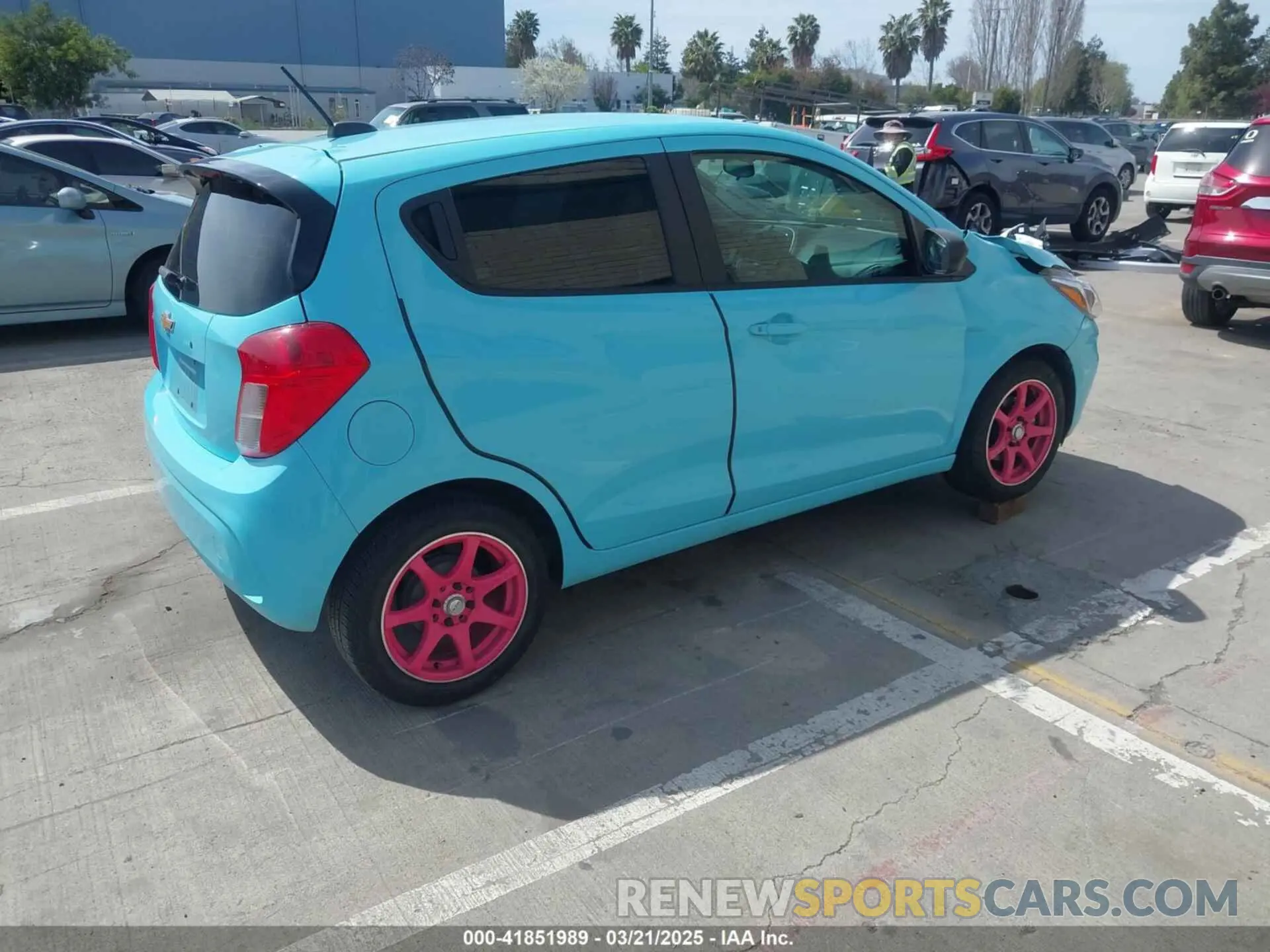 4 Фотография поврежденного автомобиля KL8CB6SA1MC228604 CHEVROLET SPARK 2021