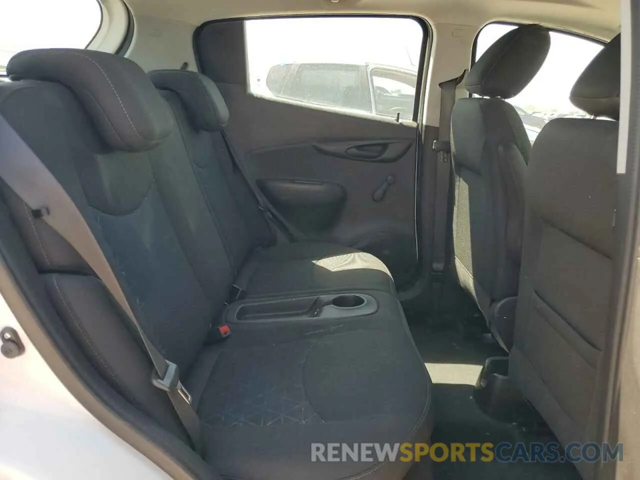 11 Photograph of a damaged car KL8CB6SA1MC228697 CHEVROLET SPARK 2021