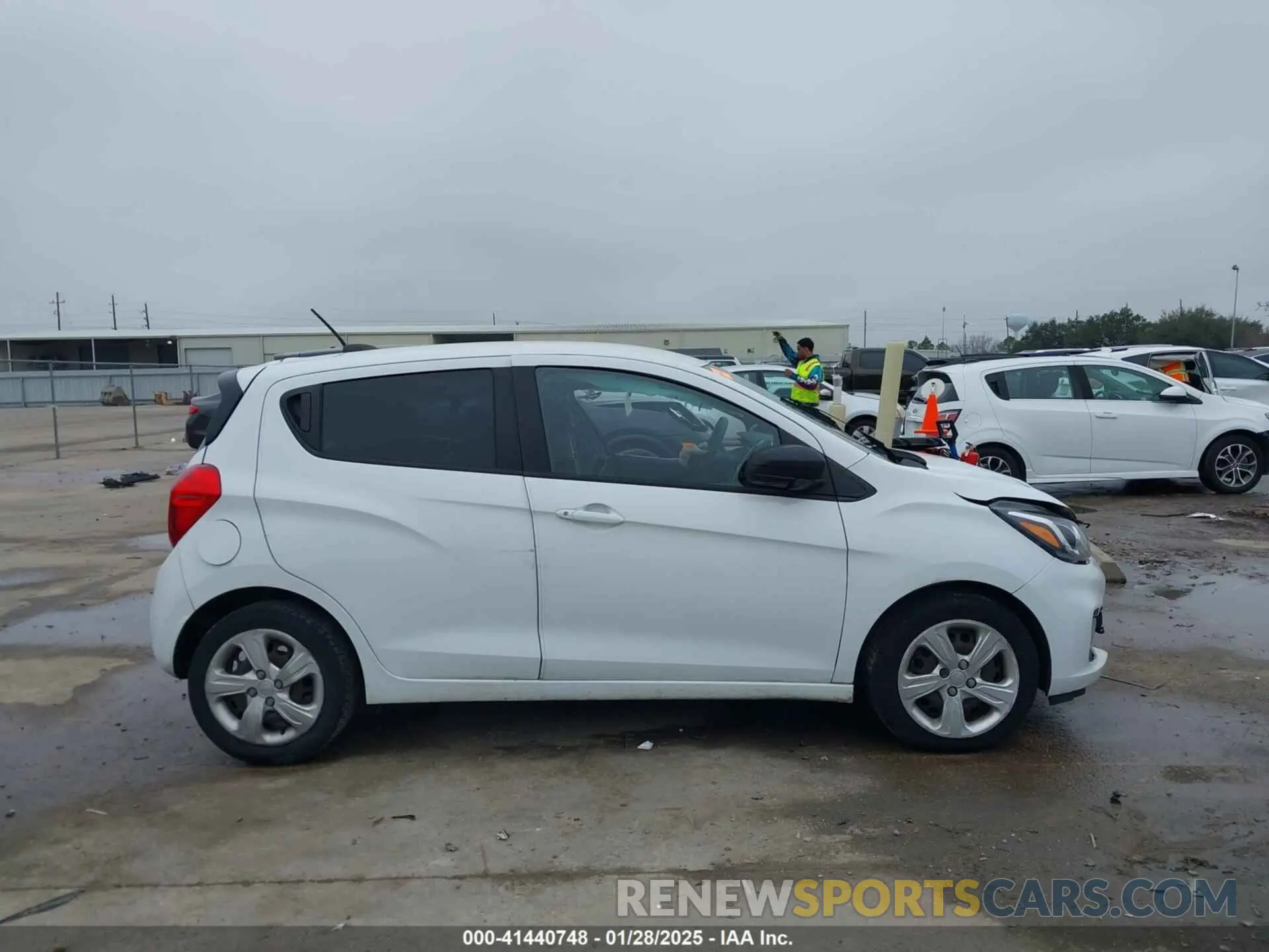 13 Фотография поврежденного автомобиля KL8CB6SA2MC723135 CHEVROLET SPARK 2021