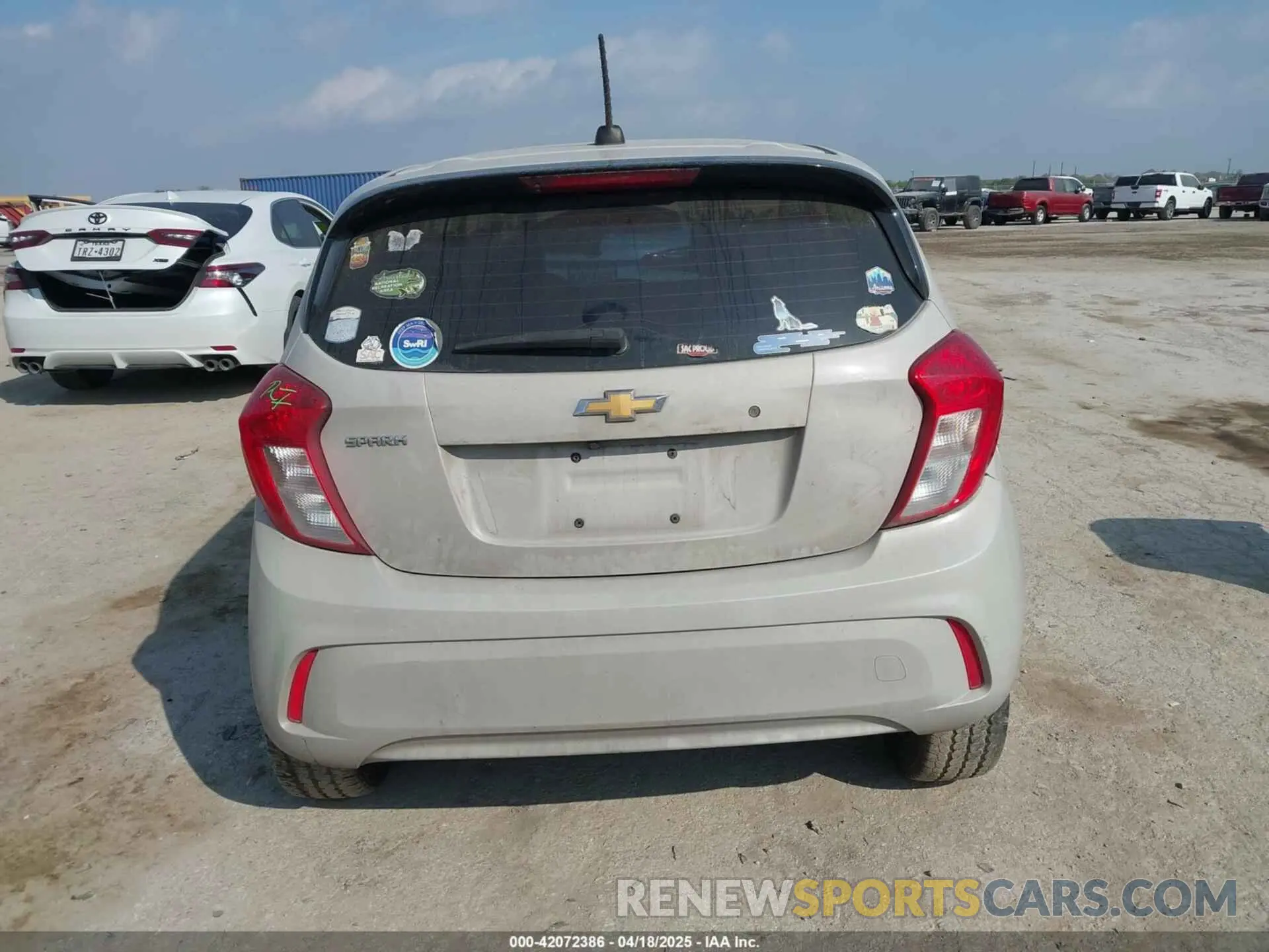 16 Фотография поврежденного автомобиля KL8CB6SA4MC742818 CHEVROLET SPARK 2021