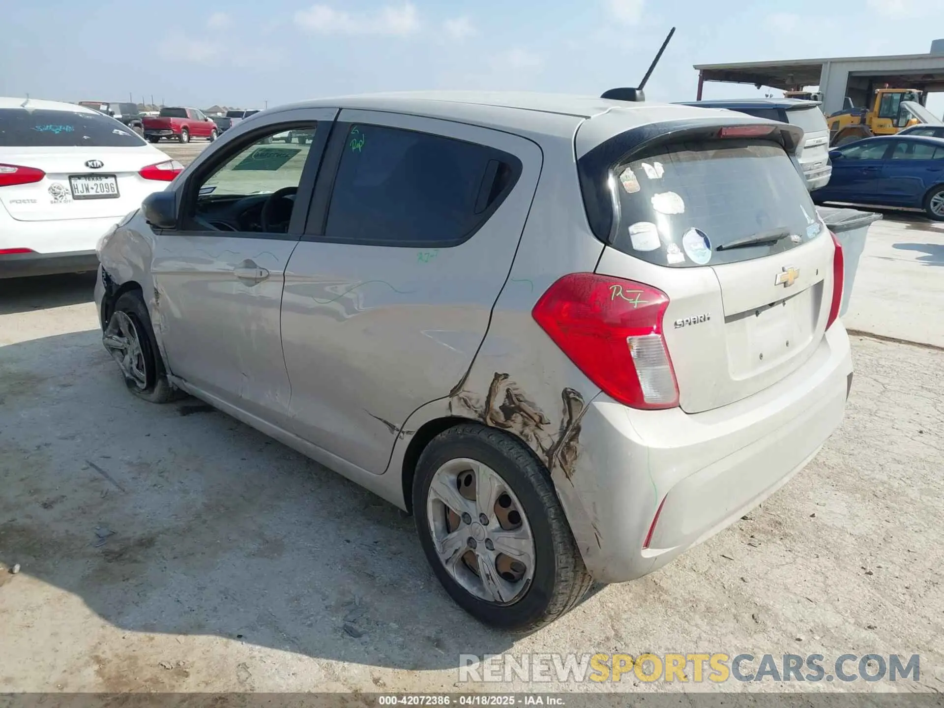3 Фотография поврежденного автомобиля KL8CB6SA4MC742818 CHEVROLET SPARK 2021