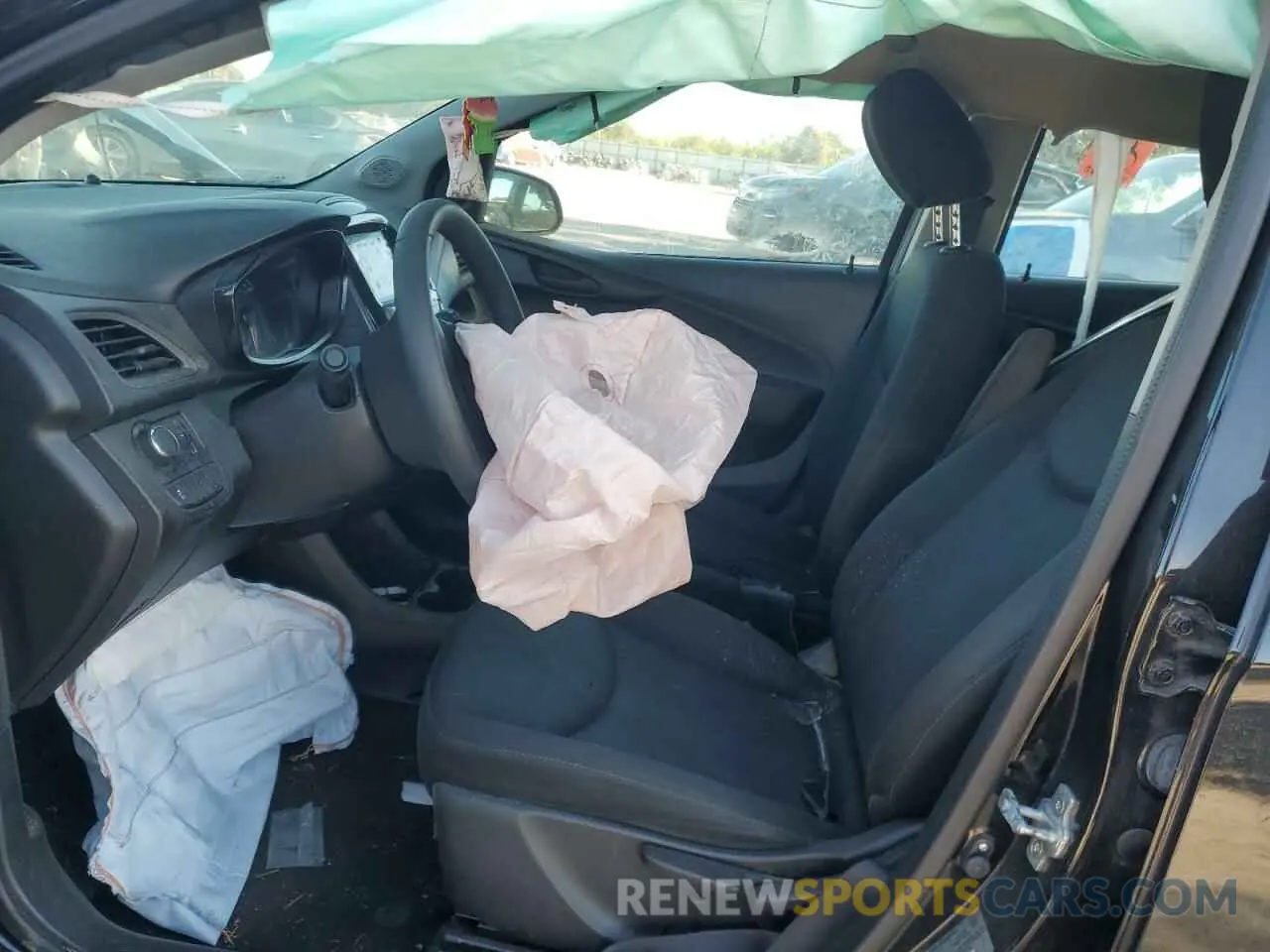 7 Фотография поврежденного автомобиля KL8CB6SA5MC226340 CHEVROLET SPARK 2021