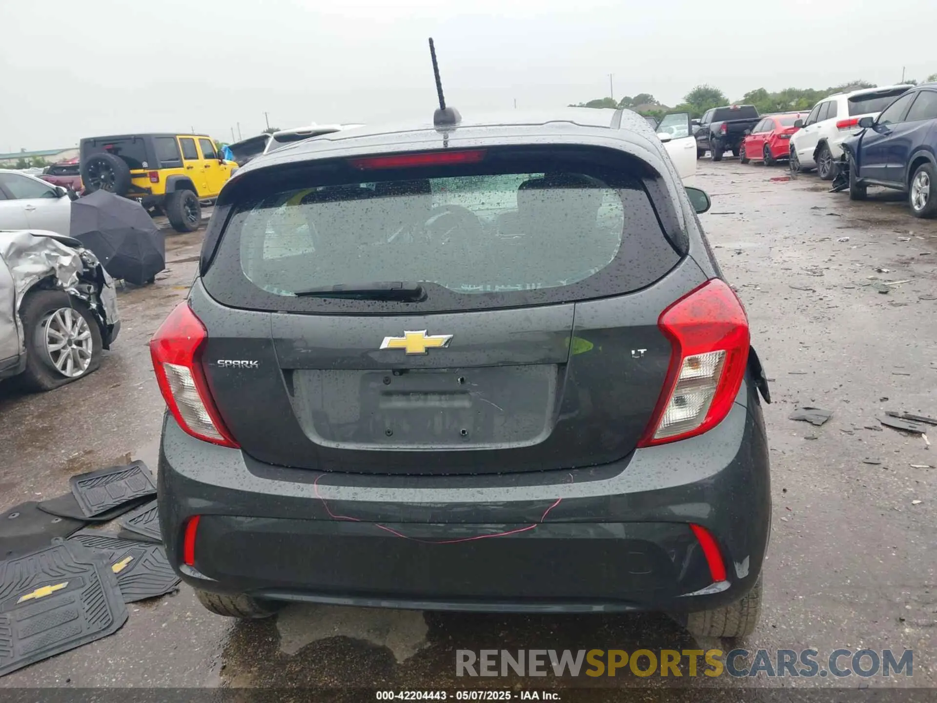 17 Photograph of a damaged car KL8CD6SA3MC722456 CHEVROLET SPARK 2021