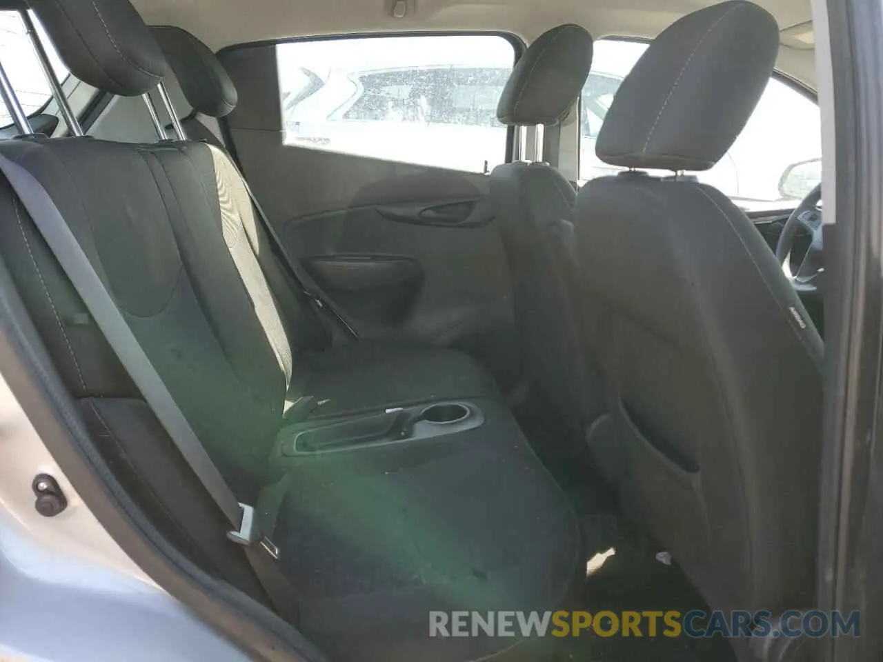 10 Photograph of a damaged car KL8CD6SA4MC724393 CHEVROLET SPARK 2021