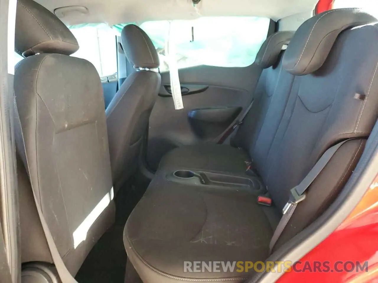 10 Photograph of a damaged car KL8CD6SA4MC746913 CHEVROLET SPARK 2021