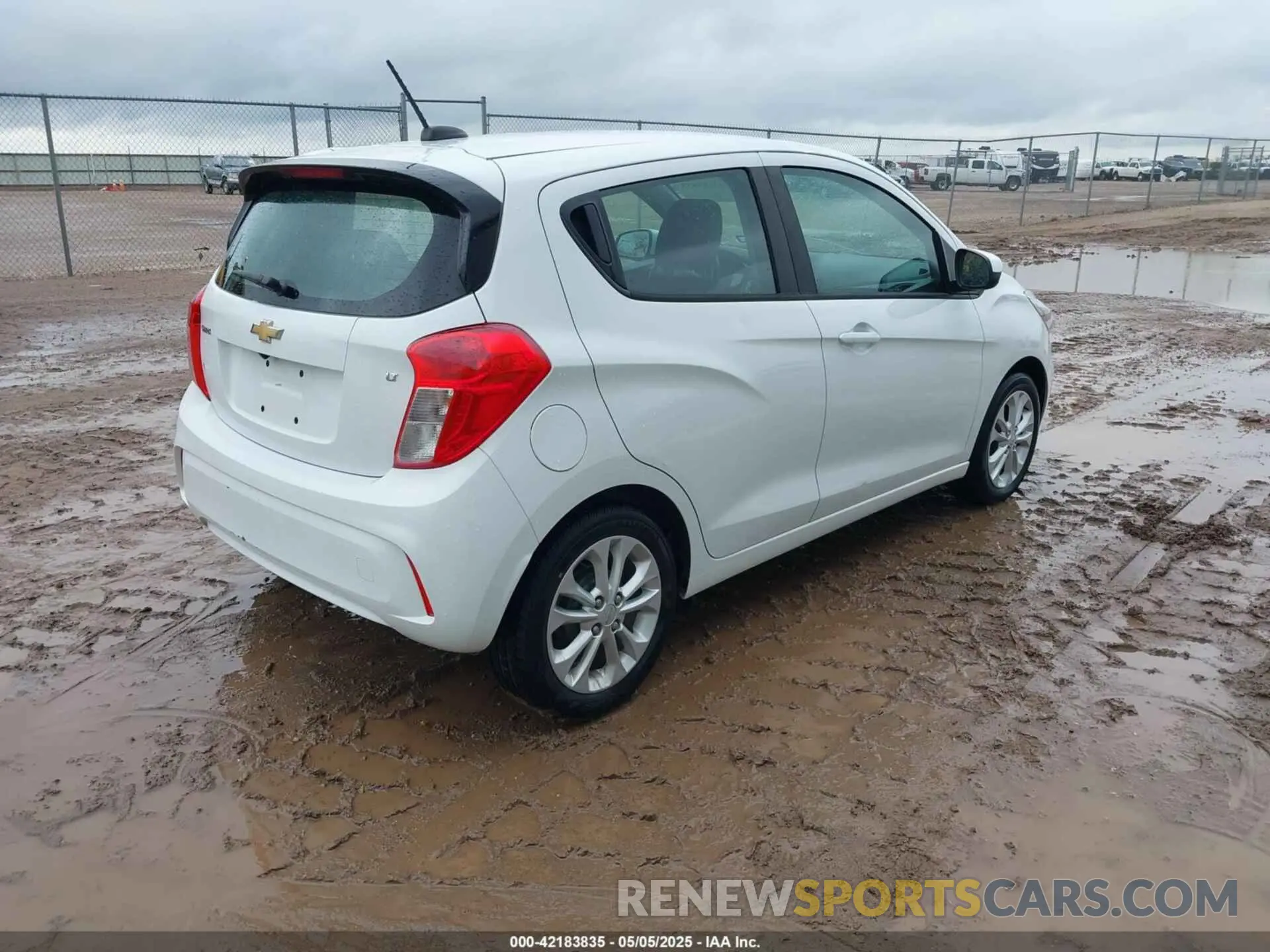 4 Photograph of a damaged car KL8CD6SA5MC748721 CHEVROLET SPARK 2021