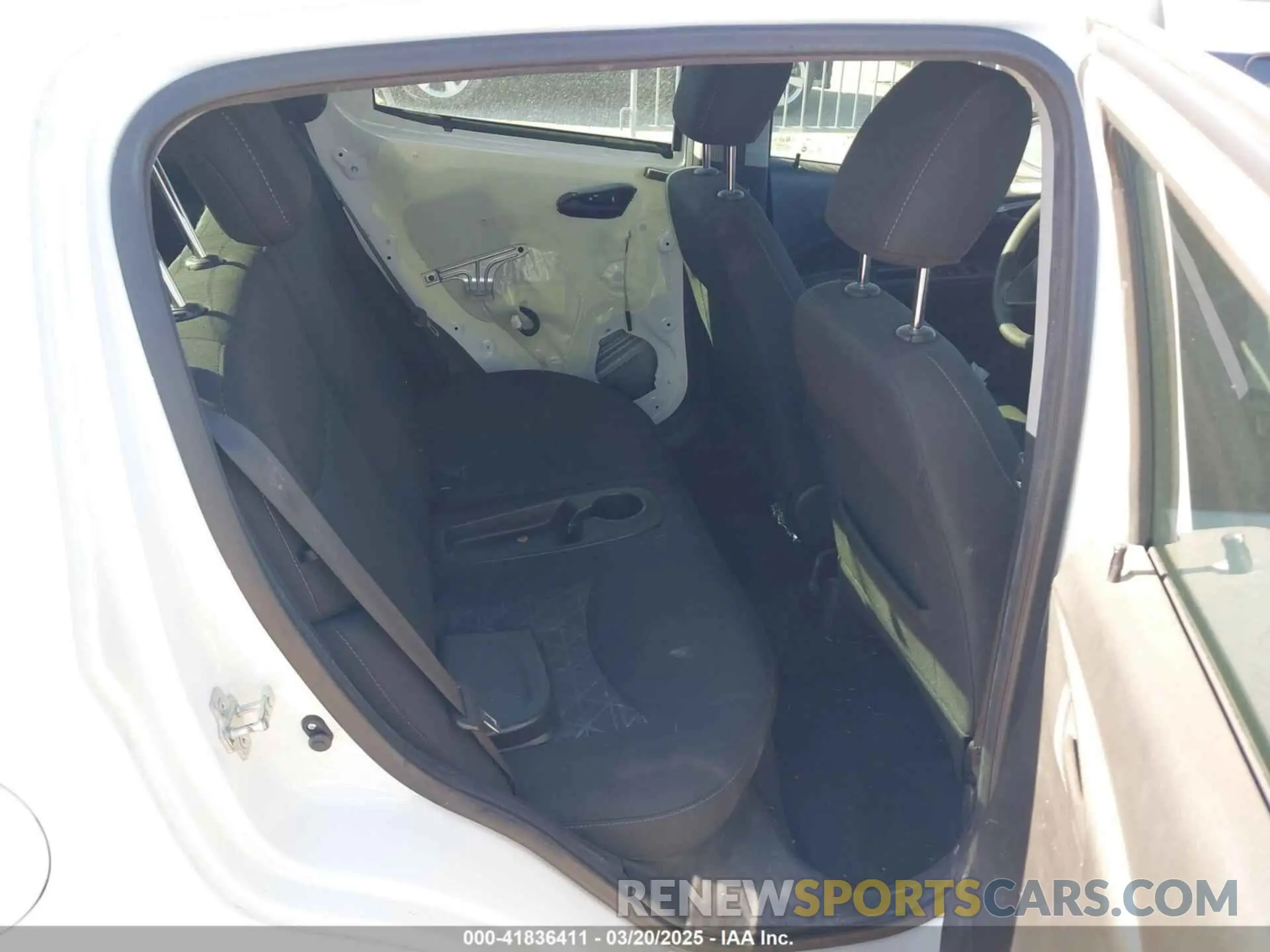8 Фотография поврежденного автомобиля KL8CD6SA7MC748168 CHEVROLET SPARK 2021