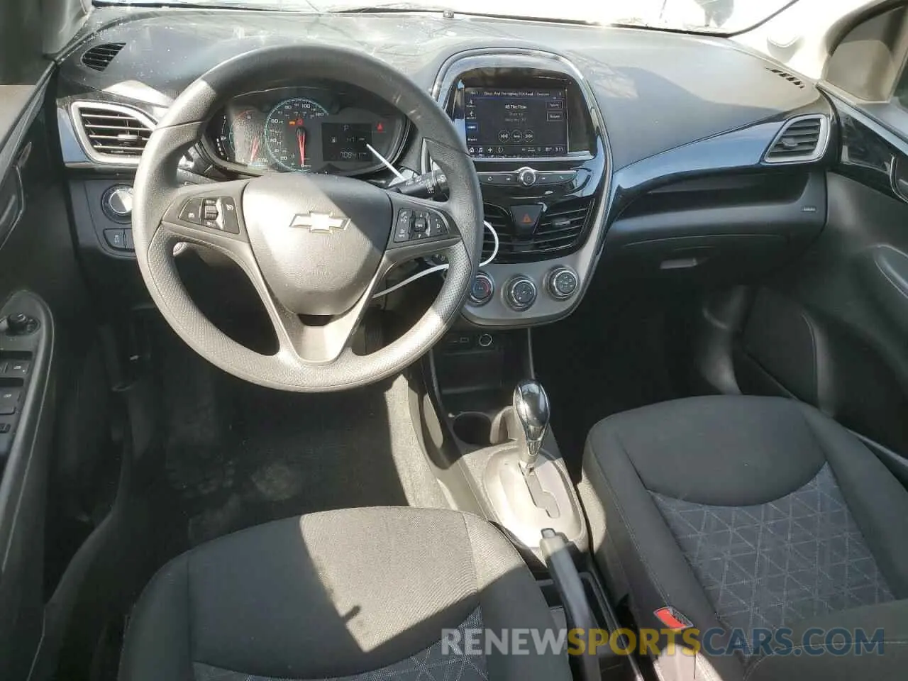 8 Photograph of a damaged car KL8CD6SA8MC723313 CHEVROLET SPARK 2021