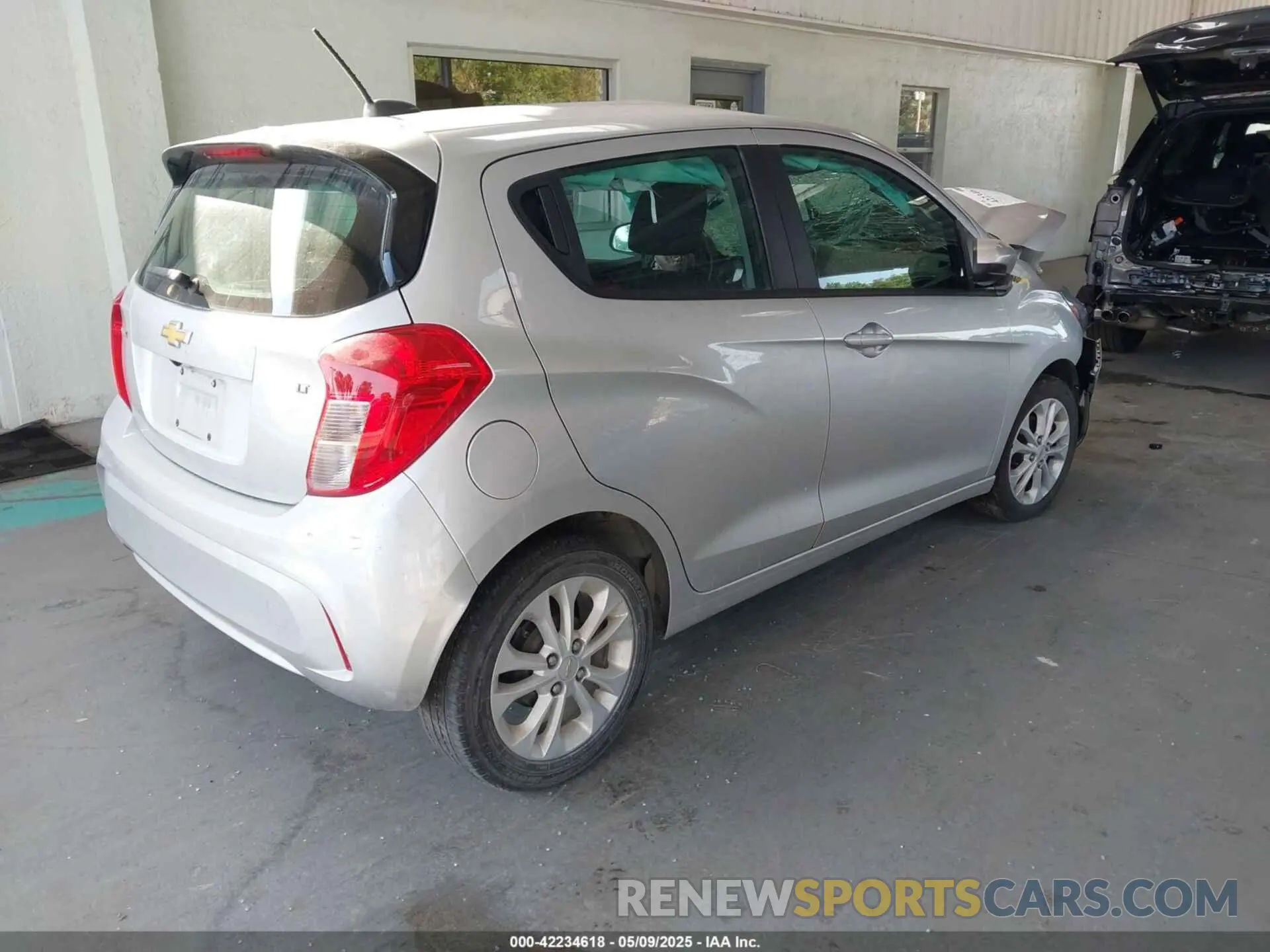 4 Photograph of a damaged car KL8CD6SA9MC217490 CHEVROLET SPARK 2021