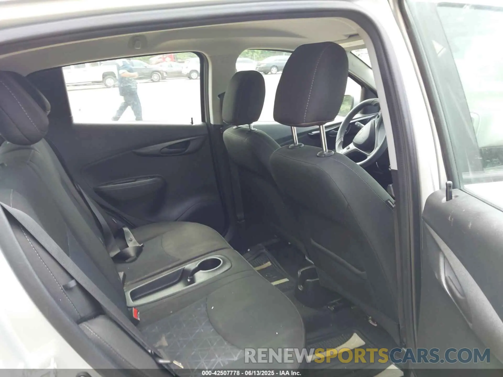 8 Photograph of a damaged car KL8CD6SAXMC732921 CHEVROLET SPARK 2021