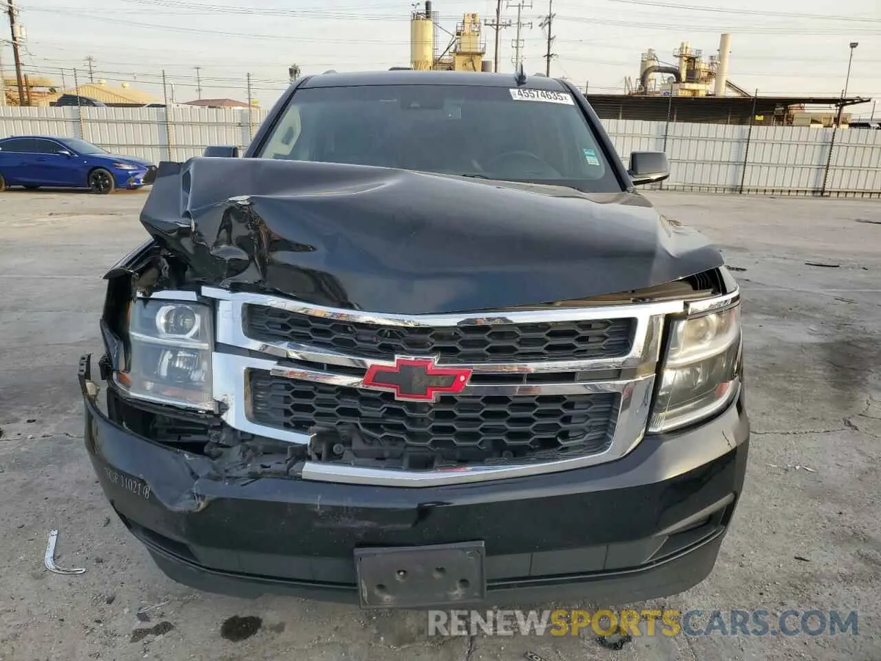 5 Photograph of a damaged car 1GNSCHKC3KR128244 CHEVROLET SUBURBAN 2019