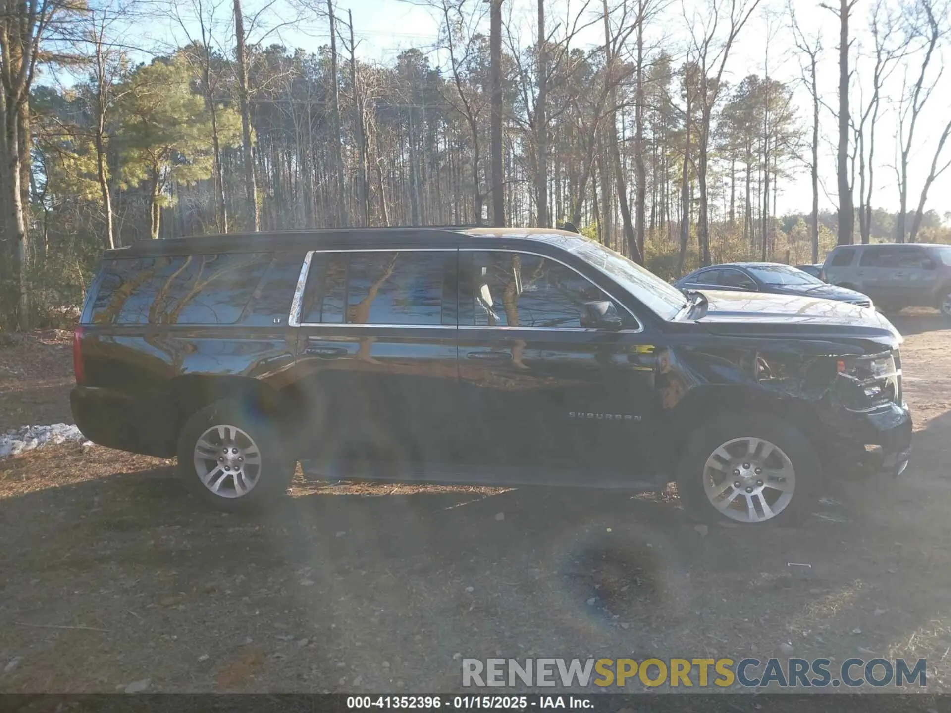 14 Фотография поврежденного автомобиля 1GNSCHKC4KR143321 CHEVROLET SUBURBAN 2019