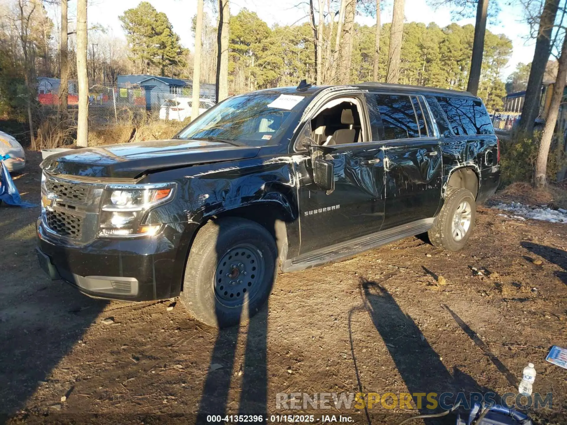 2 Фотография поврежденного автомобиля 1GNSCHKC4KR143321 CHEVROLET SUBURBAN 2019