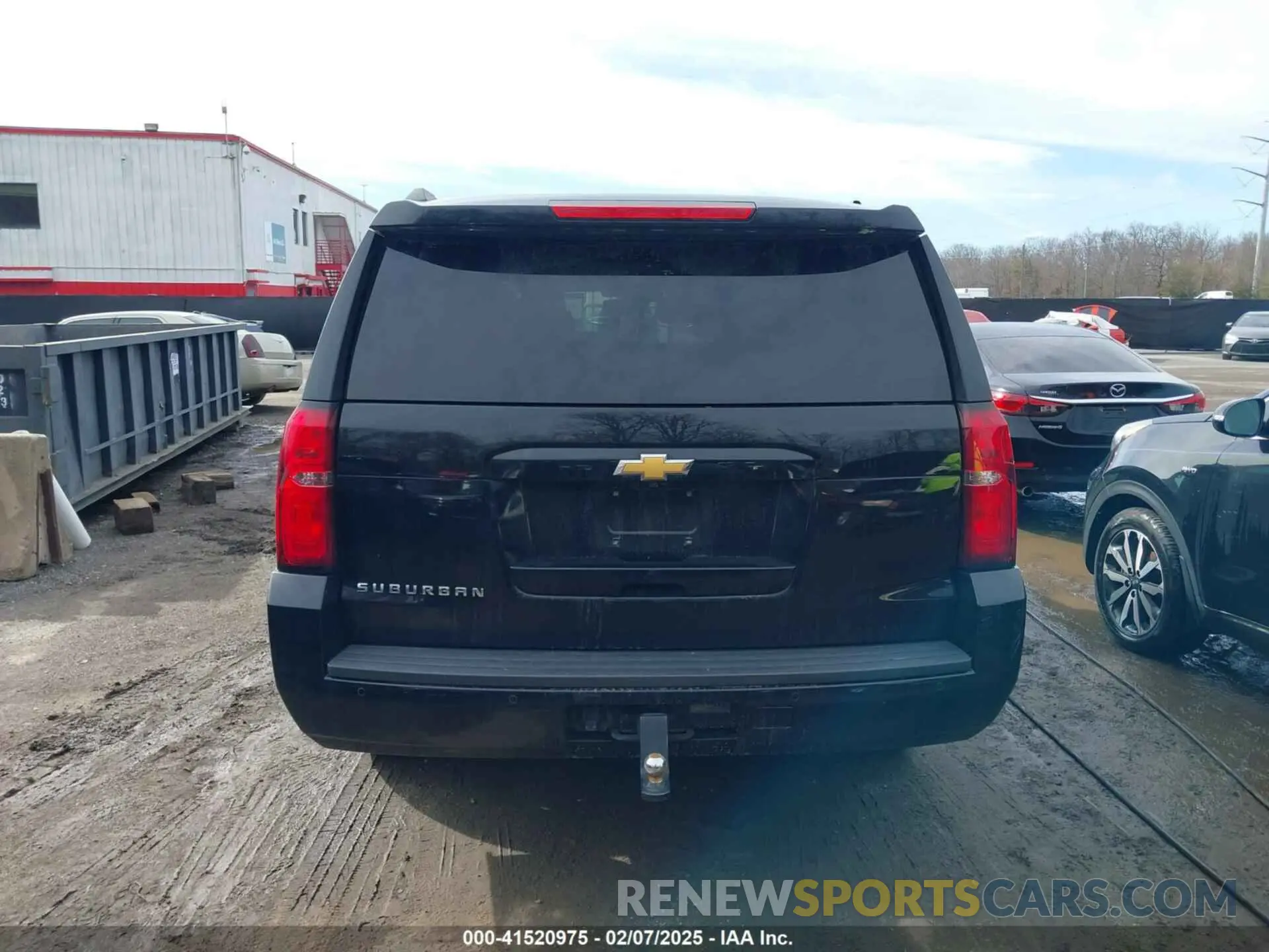 16 Photograph of a damaged car 1GNSCHKC5KR163187 CHEVROLET SUBURBAN 2019