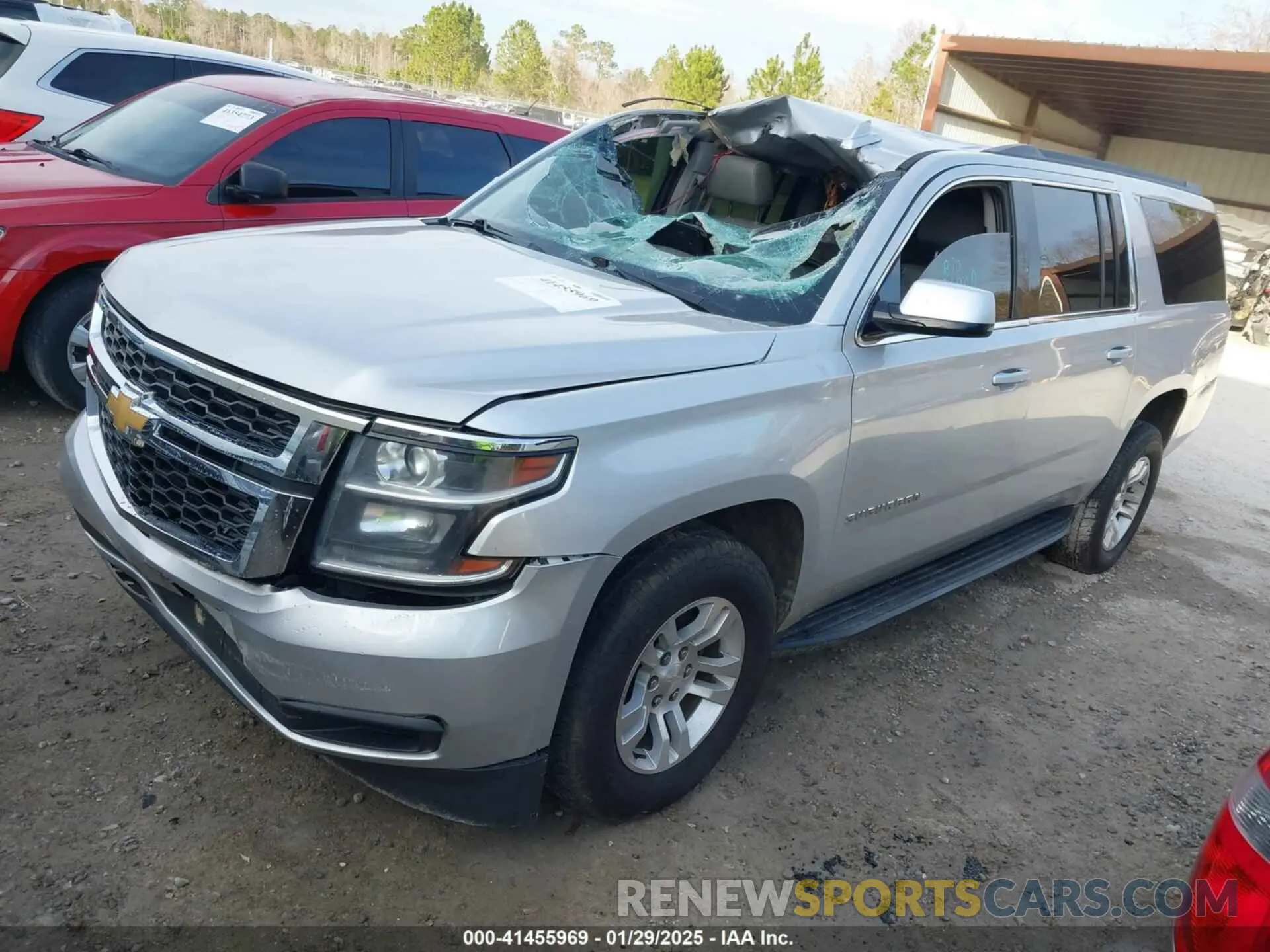 2 Photograph of a damaged car 1GNSCHKC7KR168732 CHEVROLET SUBURBAN 2019