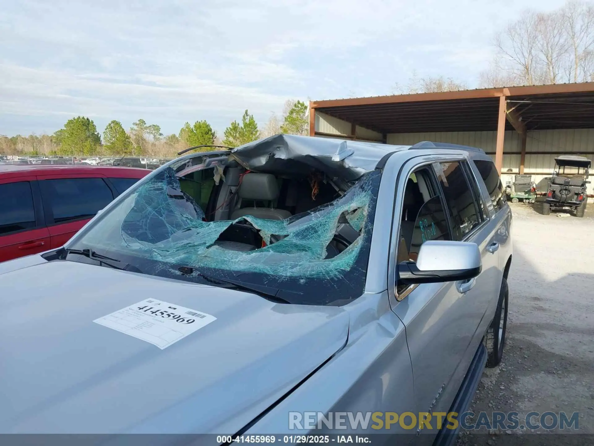 6 Photograph of a damaged car 1GNSCHKC7KR168732 CHEVROLET SUBURBAN 2019