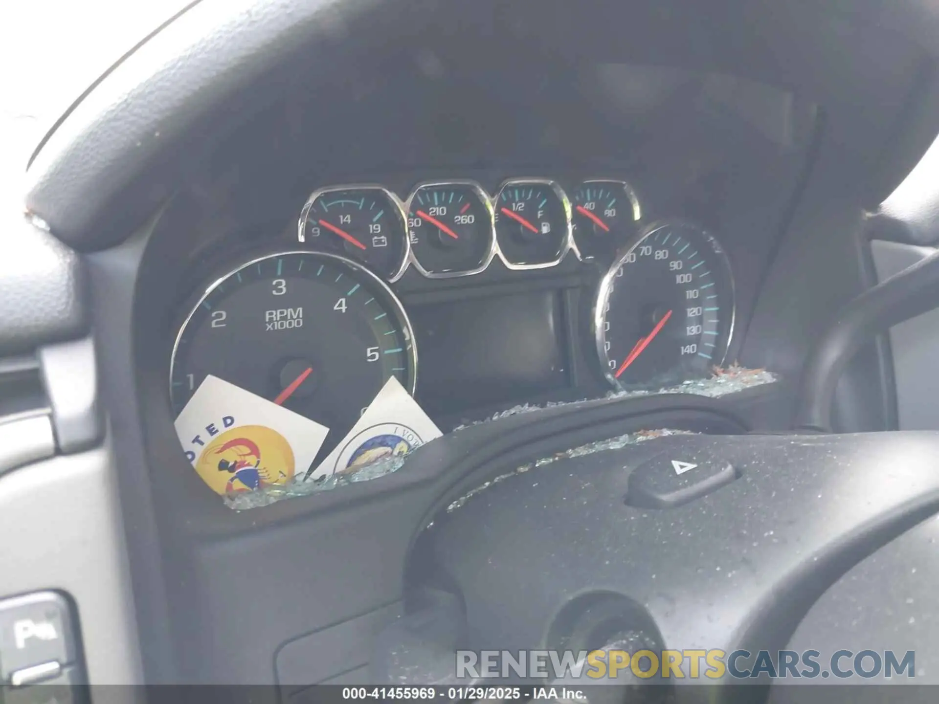 7 Photograph of a damaged car 1GNSCHKC7KR168732 CHEVROLET SUBURBAN 2019
