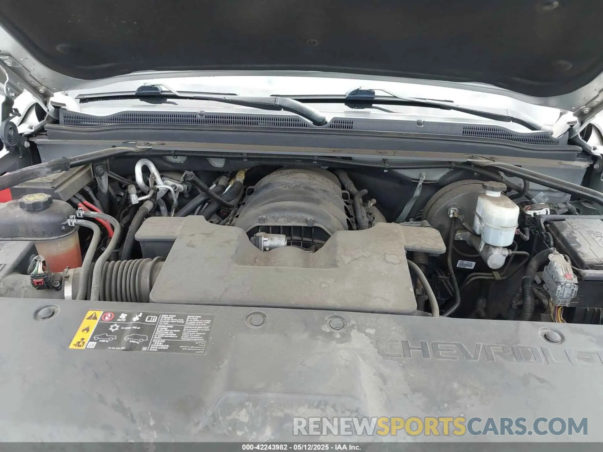 10 Photograph of a damaged car 1GNSCHKC8KR172885 CHEVROLET SUBURBAN 2019