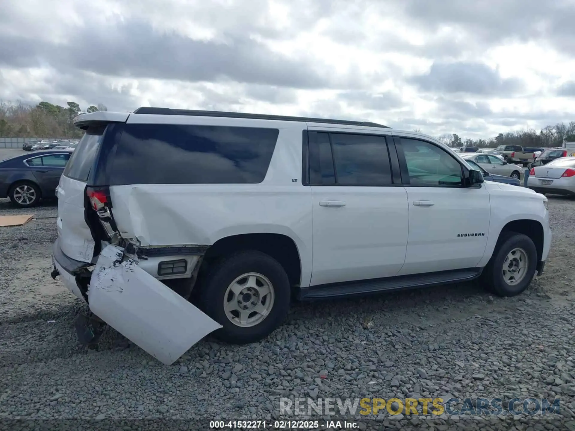 13 Photograph of a damaged car 1GNSCHKC8KR405969 CHEVROLET SUBURBAN 2019