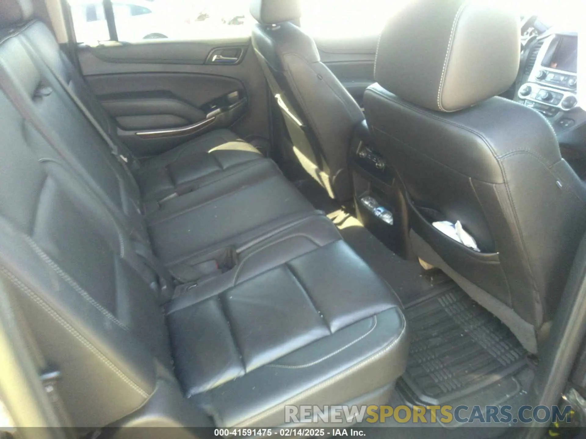 8 Фотография поврежденного автомобиля 1GNSCHKCXKR405939 CHEVROLET SUBURBAN 2019