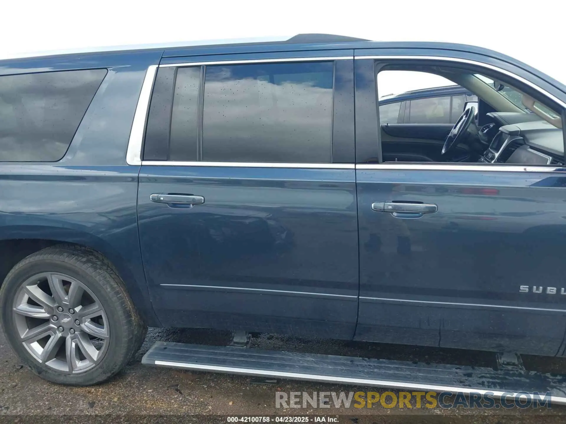 13 Фотография поврежденного автомобиля 1GNSCJKC0KR139323 CHEVROLET SUBURBAN 2019