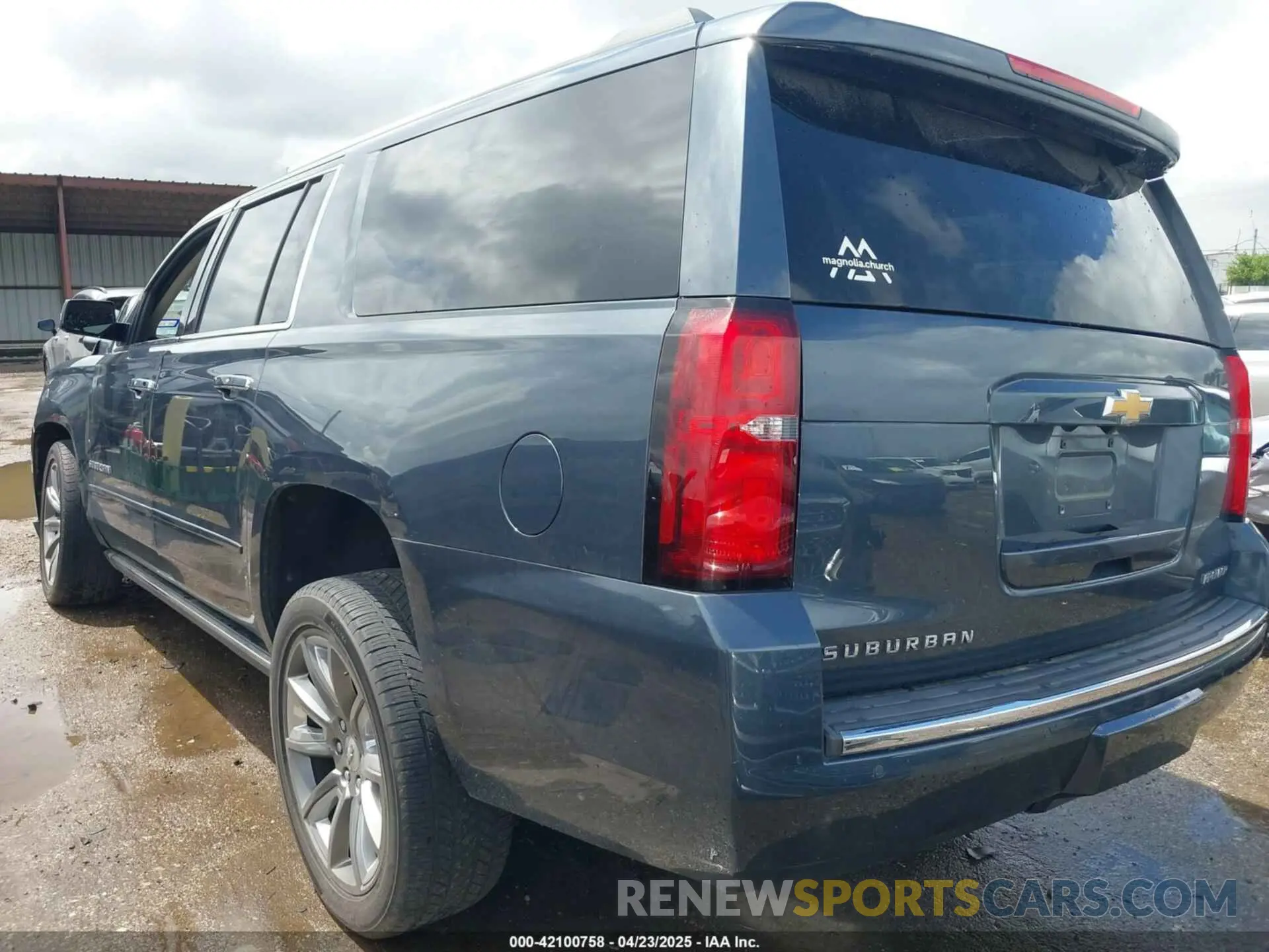 3 Фотография поврежденного автомобиля 1GNSCJKC0KR139323 CHEVROLET SUBURBAN 2019