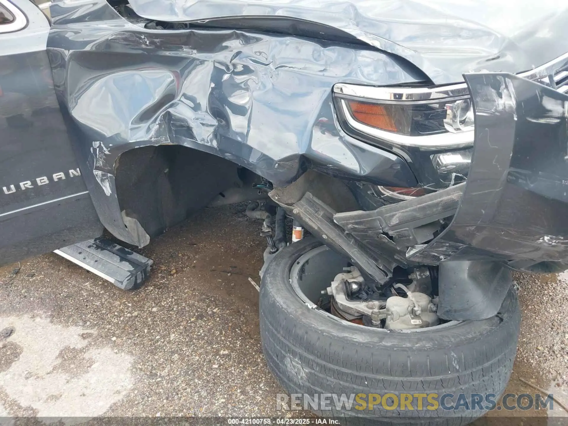 6 Фотография поврежденного автомобиля 1GNSCJKC0KR139323 CHEVROLET SUBURBAN 2019
